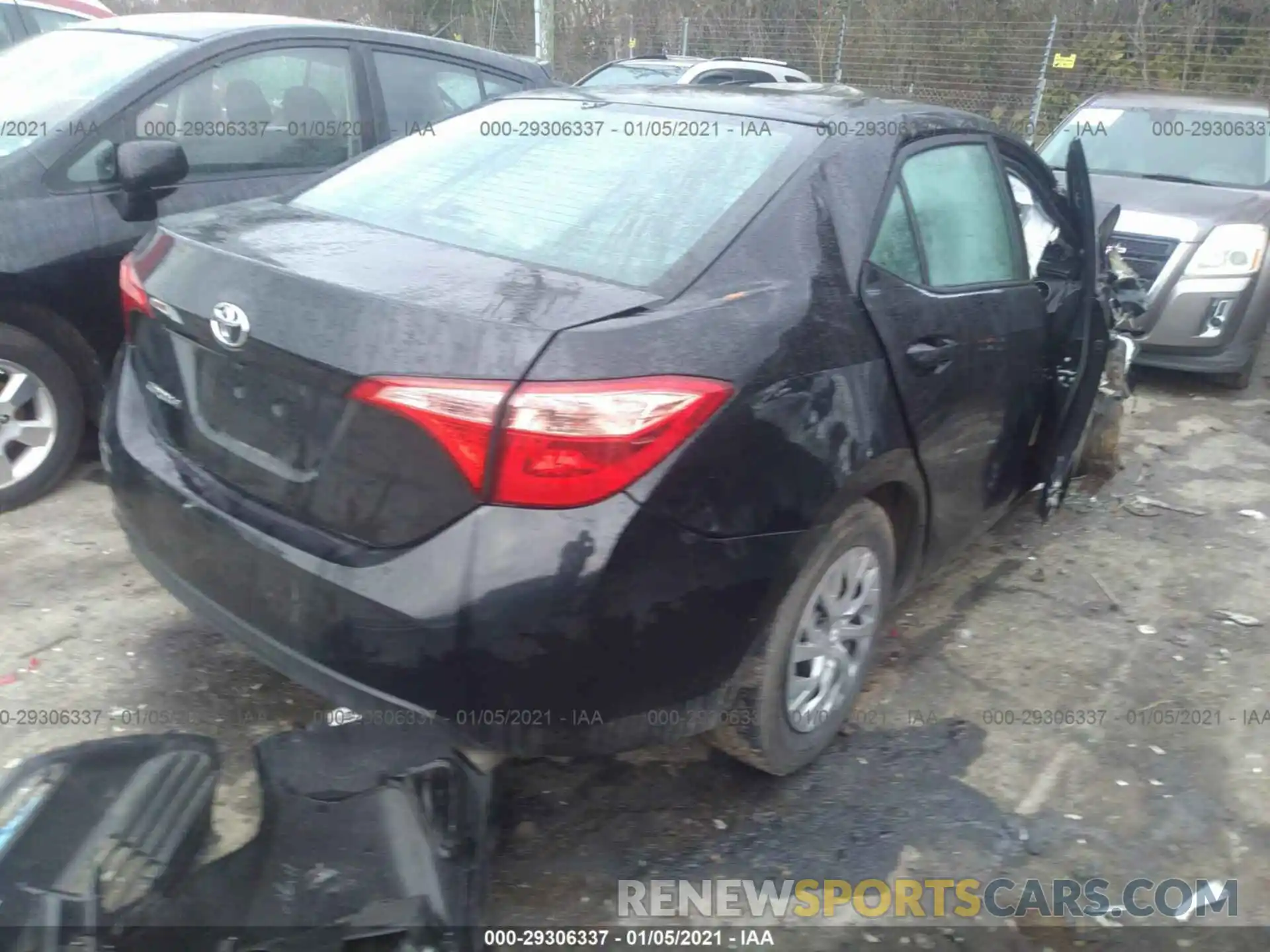 4 Photograph of a damaged car 2T1BURHE5KC147134 TOYOTA COROLLA 2019