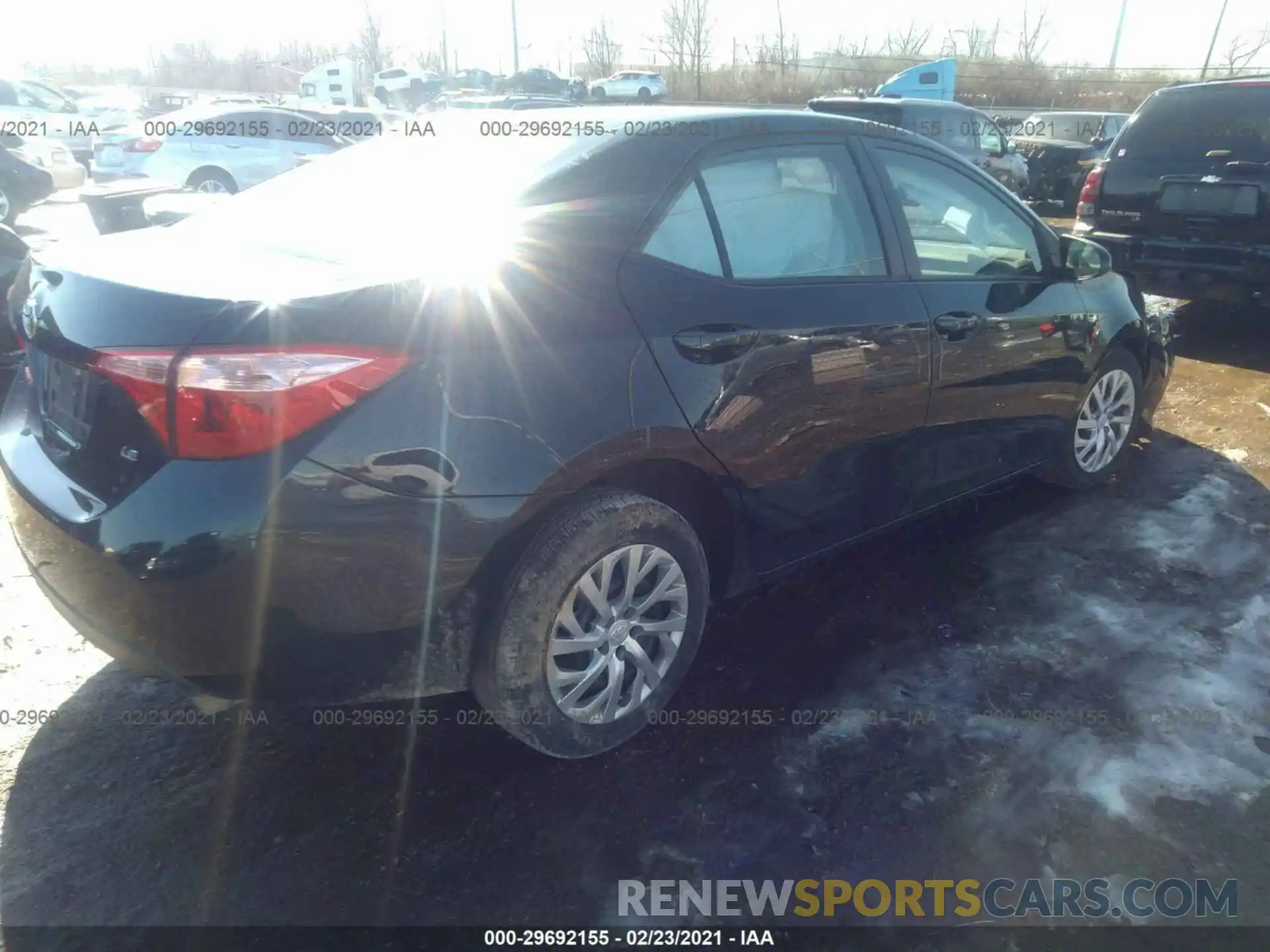 4 Photograph of a damaged car 2T1BURHE5KC147652 TOYOTA COROLLA 2019