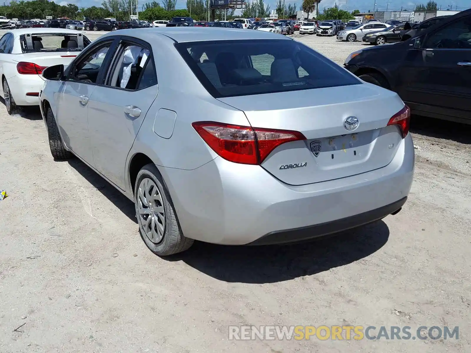 3 Photograph of a damaged car 2T1BURHE5KC148672 TOYOTA COROLLA 2019