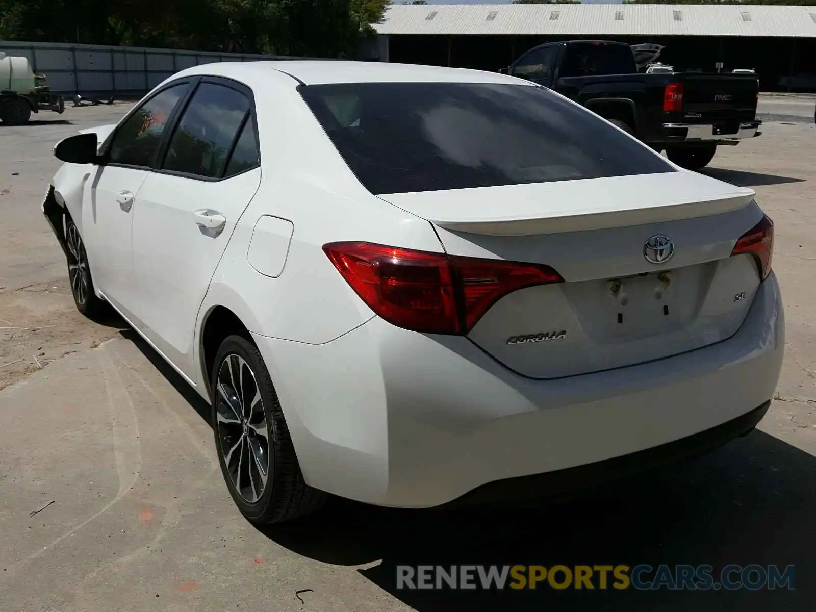 3 Photograph of a damaged car 2T1BURHE5KC149000 TOYOTA COROLLA 2019