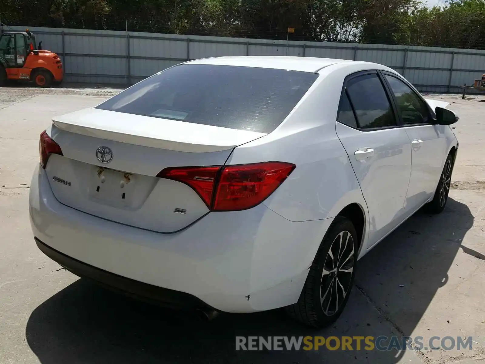 4 Photograph of a damaged car 2T1BURHE5KC149000 TOYOTA COROLLA 2019