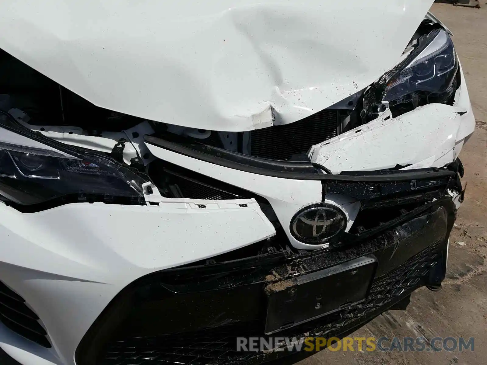 9 Photograph of a damaged car 2T1BURHE5KC149000 TOYOTA COROLLA 2019