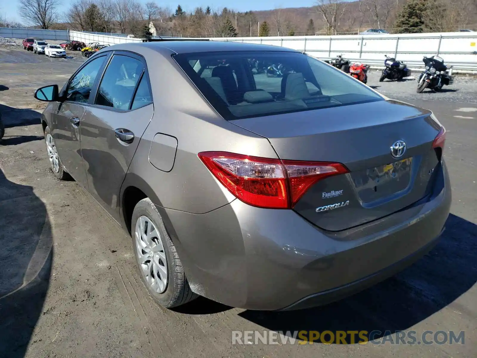 3 Photograph of a damaged car 2T1BURHE5KC149241 TOYOTA COROLLA 2019