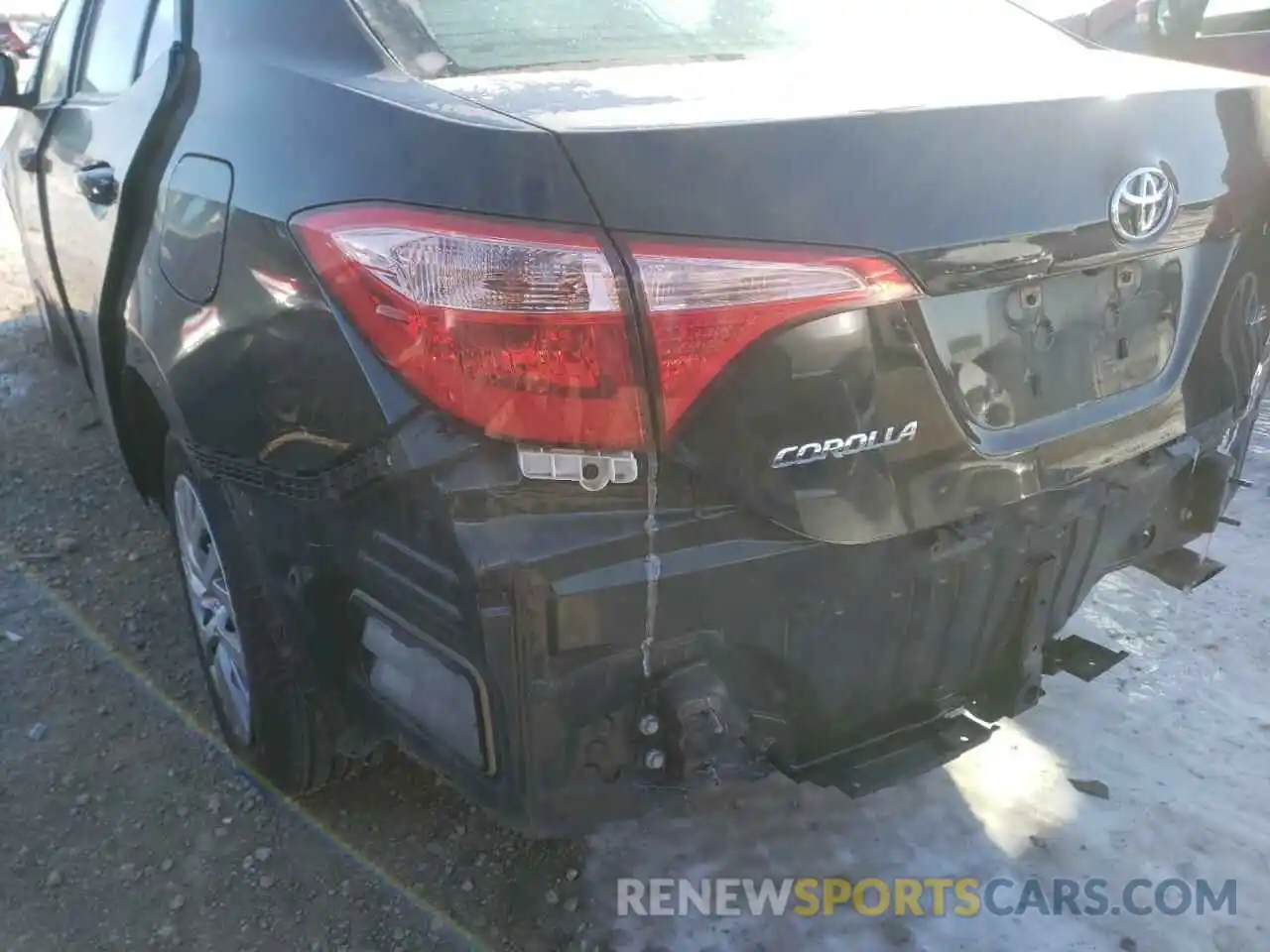 9 Photograph of a damaged car 2T1BURHE5KC149448 TOYOTA COROLLA 2019