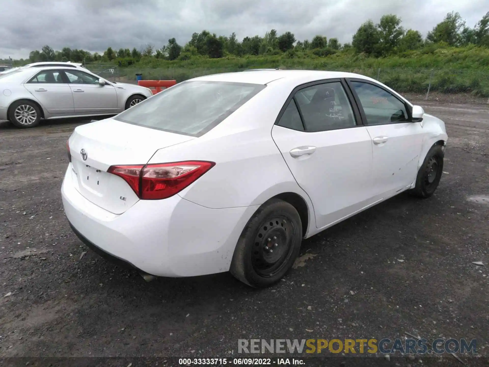 4 Photograph of a damaged car 2T1BURHE5KC149451 TOYOTA COROLLA 2019