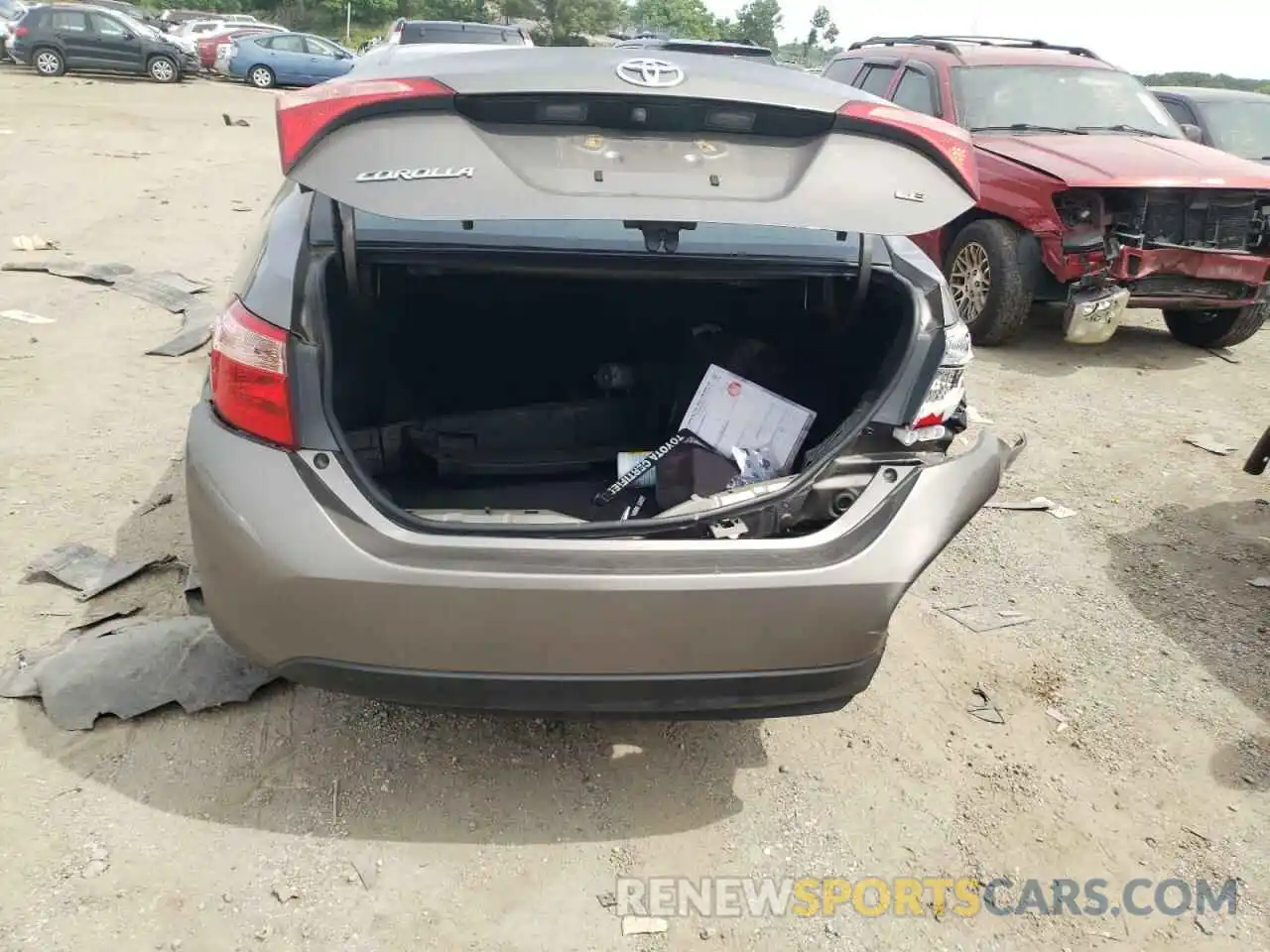 9 Photograph of a damaged car 2T1BURHE5KC149532 TOYOTA COROLLA 2019