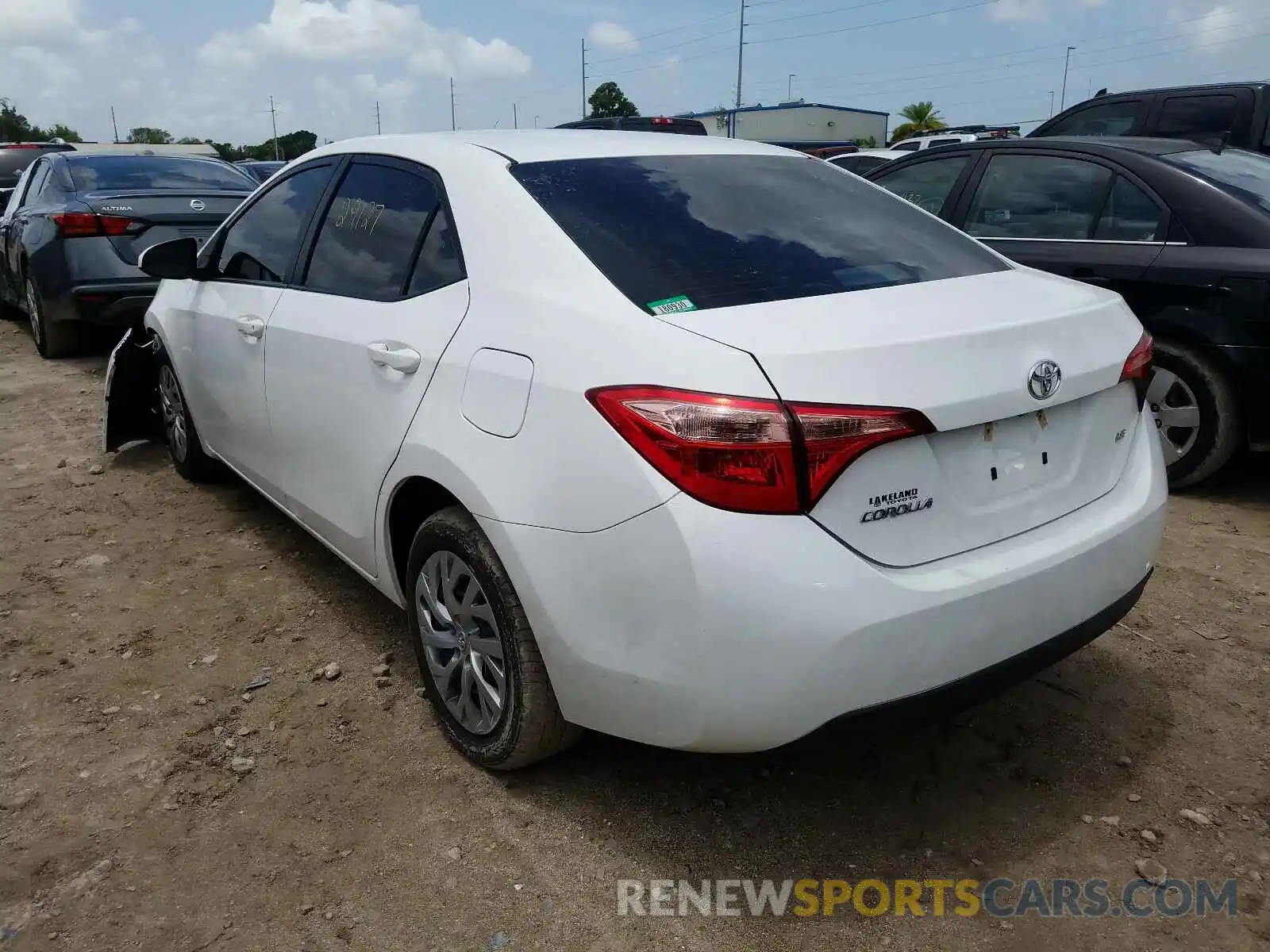 3 Photograph of a damaged car 2T1BURHE5KC152625 TOYOTA COROLLA 2019