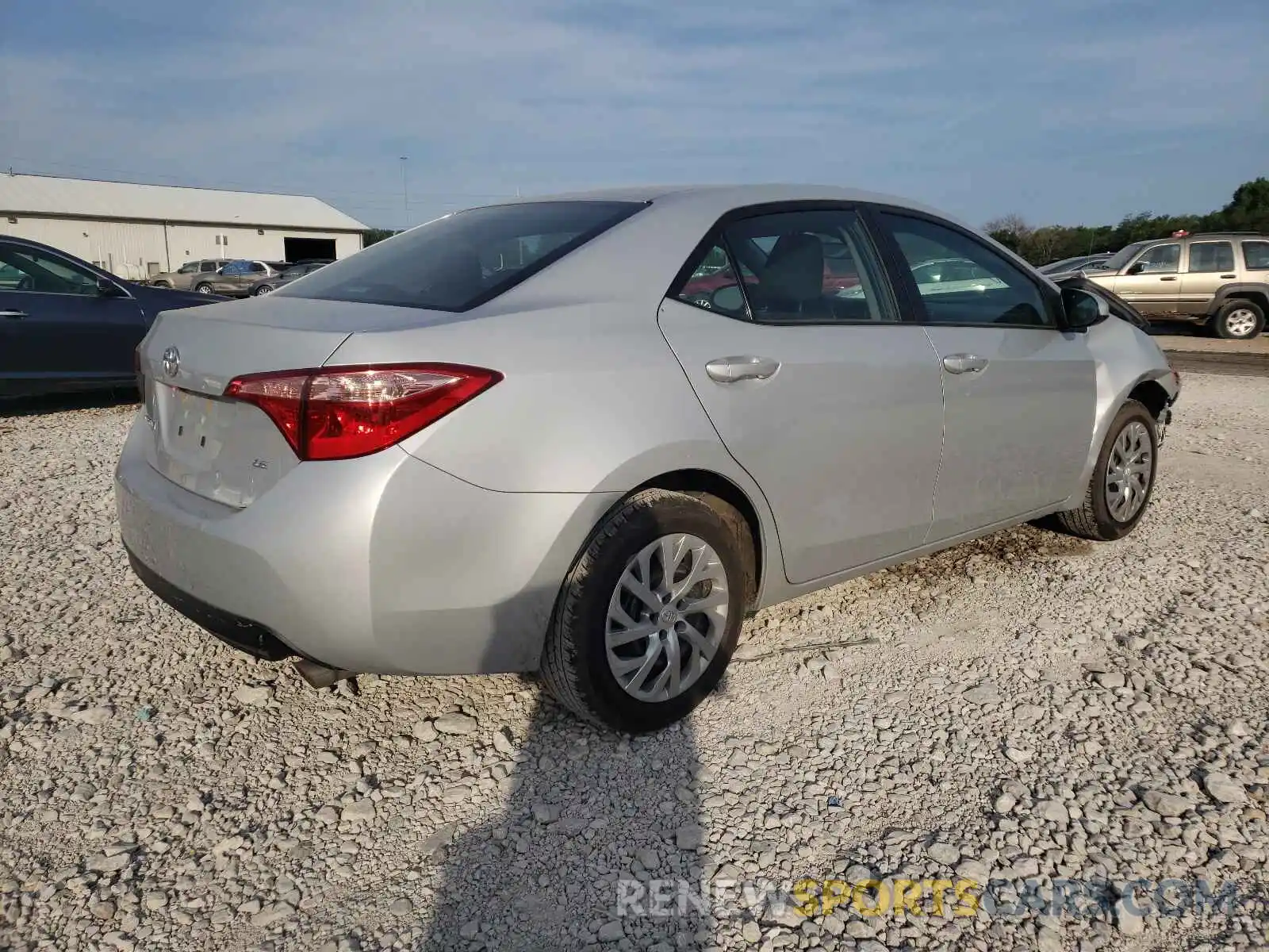 4 Photograph of a damaged car 2T1BURHE5KC152821 TOYOTA COROLLA 2019