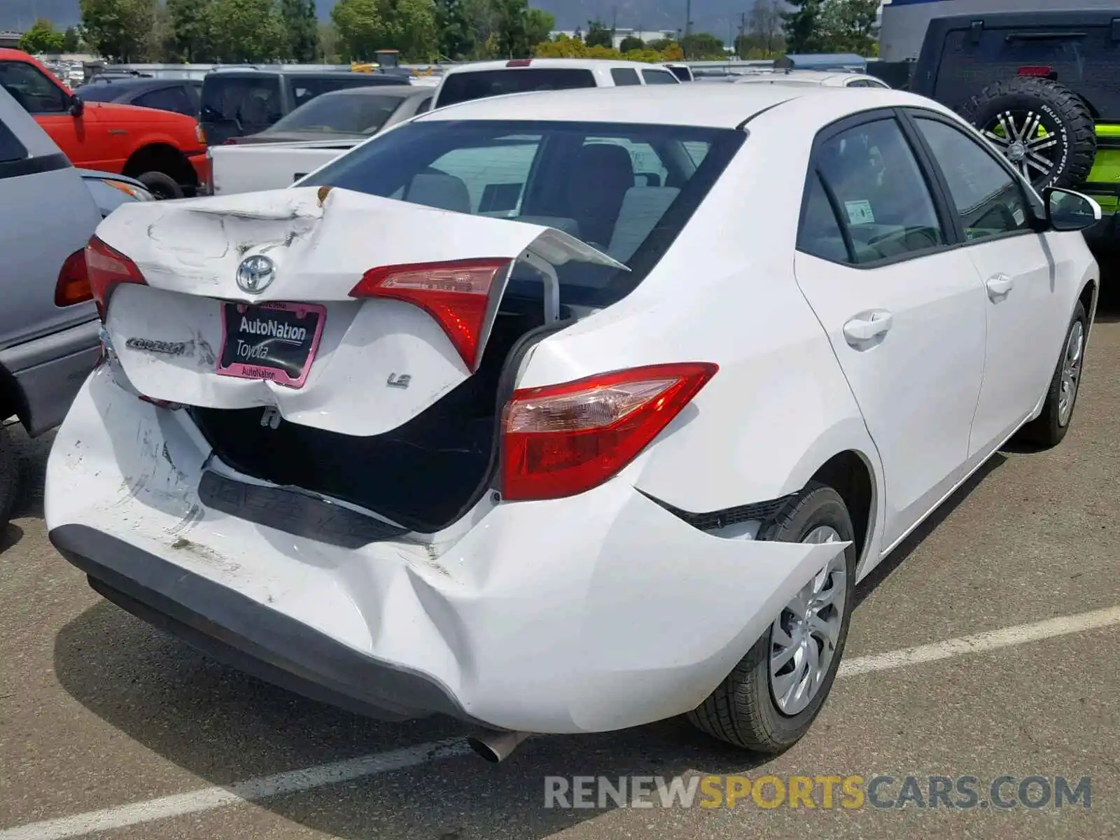 4 Photograph of a damaged car 2T1BURHE5KC152835 TOYOTA COROLLA 2019