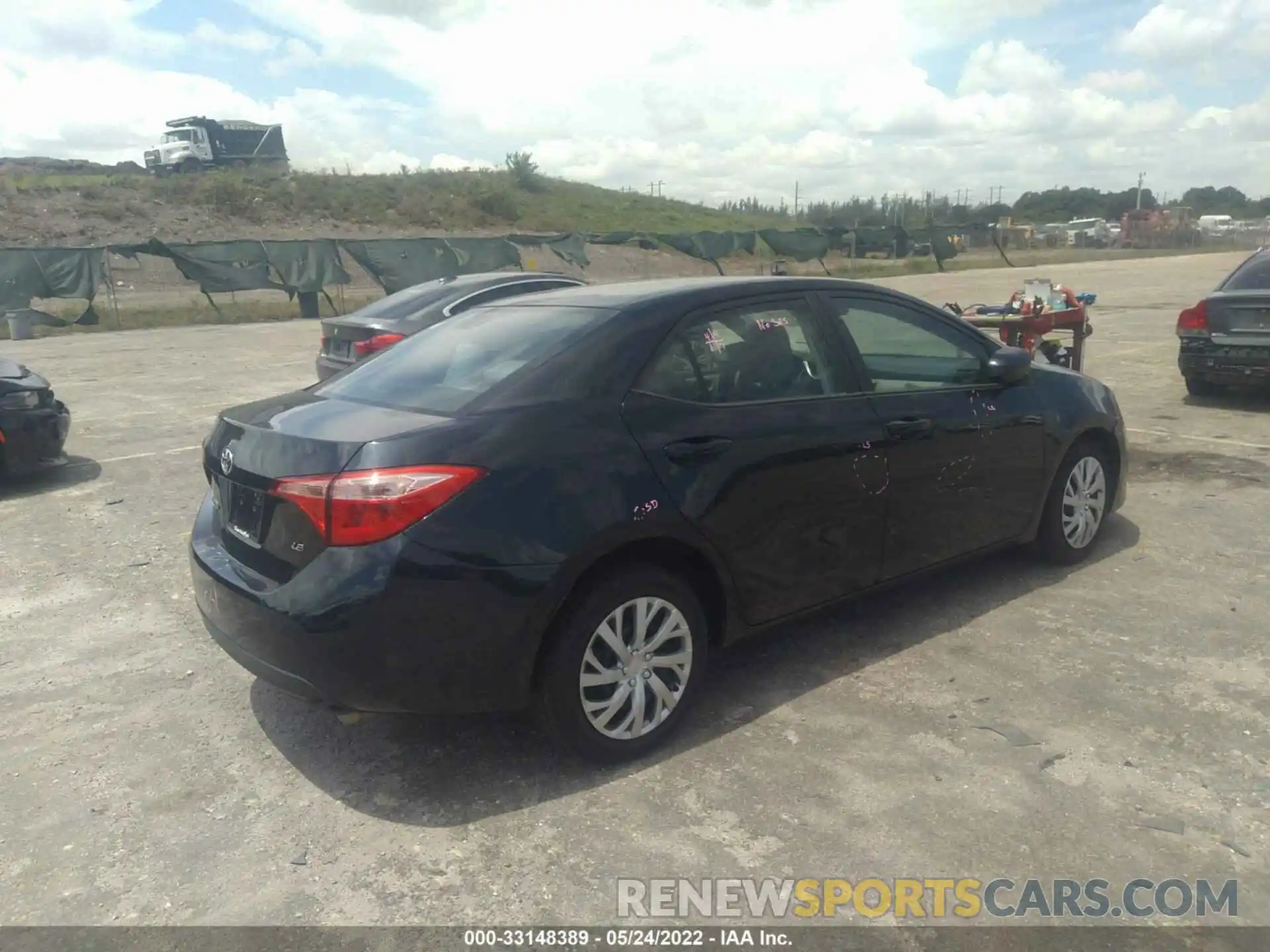 4 Photograph of a damaged car 2T1BURHE5KC153337 TOYOTA COROLLA 2019