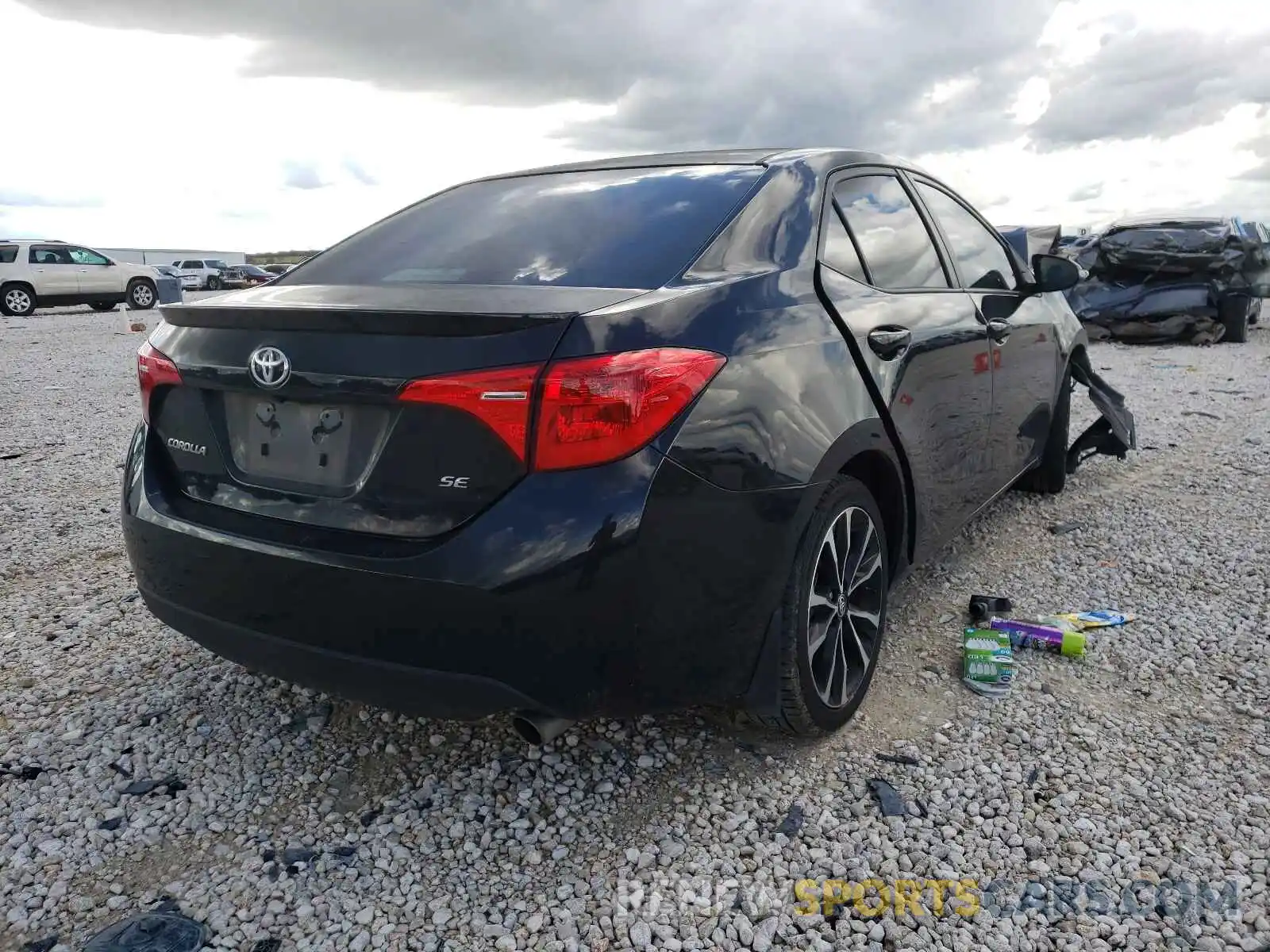 4 Photograph of a damaged car 2T1BURHE5KC154066 TOYOTA COROLLA 2019