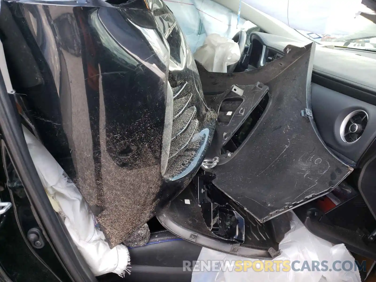 5 Photograph of a damaged car 2T1BURHE5KC154066 TOYOTA COROLLA 2019