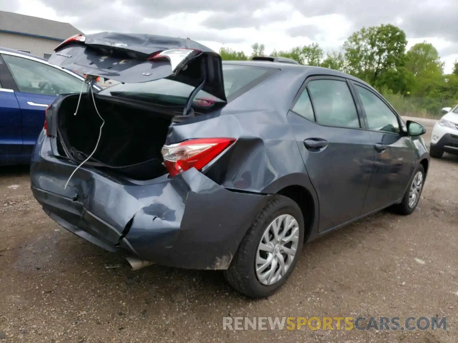 4 Photograph of a damaged car 2T1BURHE5KC155203 TOYOTA COROLLA 2019