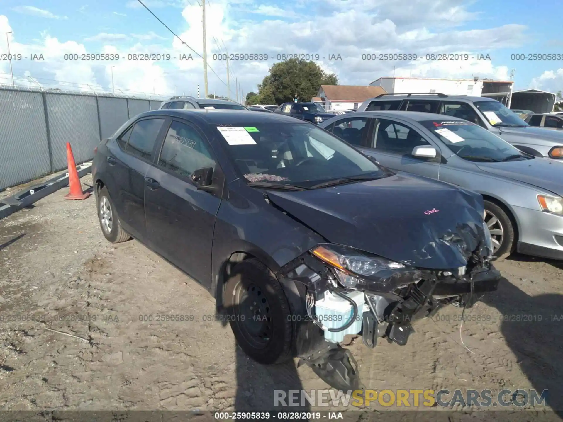 1 Photograph of a damaged car 2T1BURHE5KC155248 TOYOTA COROLLA 2019