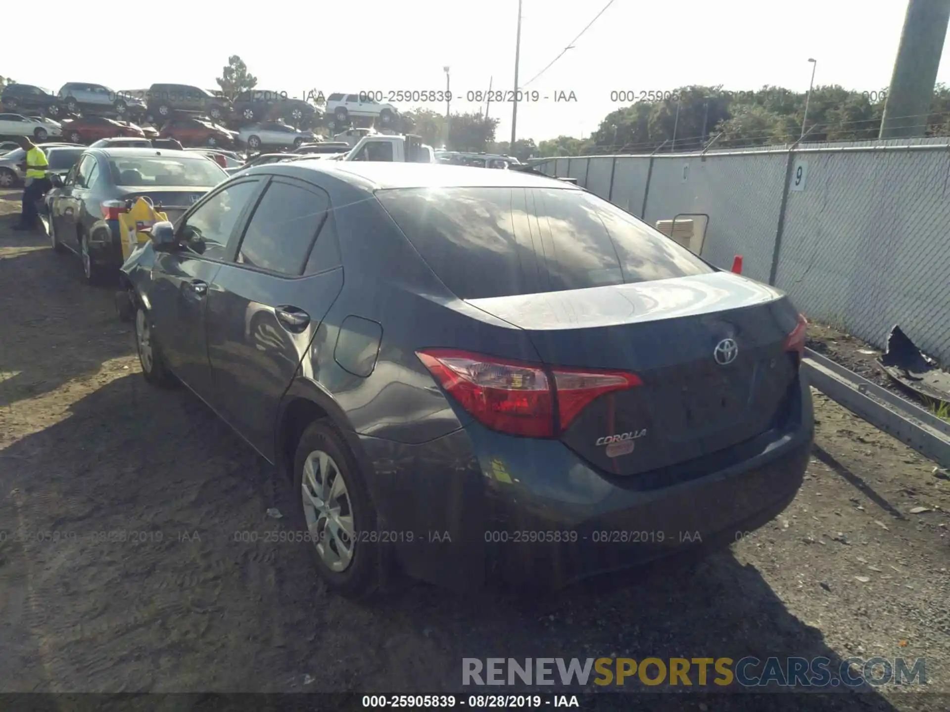 3 Photograph of a damaged car 2T1BURHE5KC155248 TOYOTA COROLLA 2019