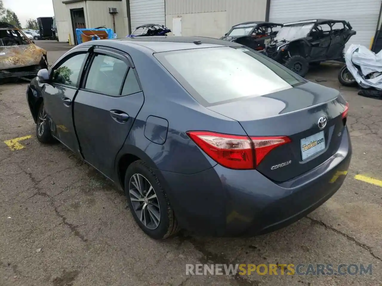 3 Photograph of a damaged car 2T1BURHE5KC155881 TOYOTA COROLLA 2019