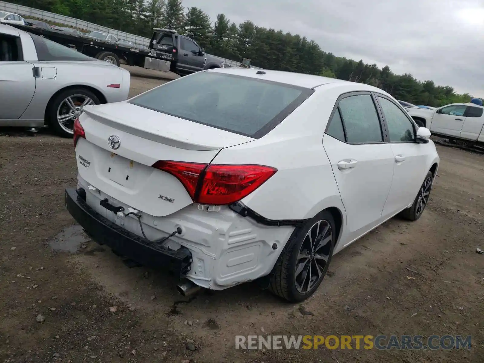 4 Photograph of a damaged car 2T1BURHE5KC156321 TOYOTA COROLLA 2019