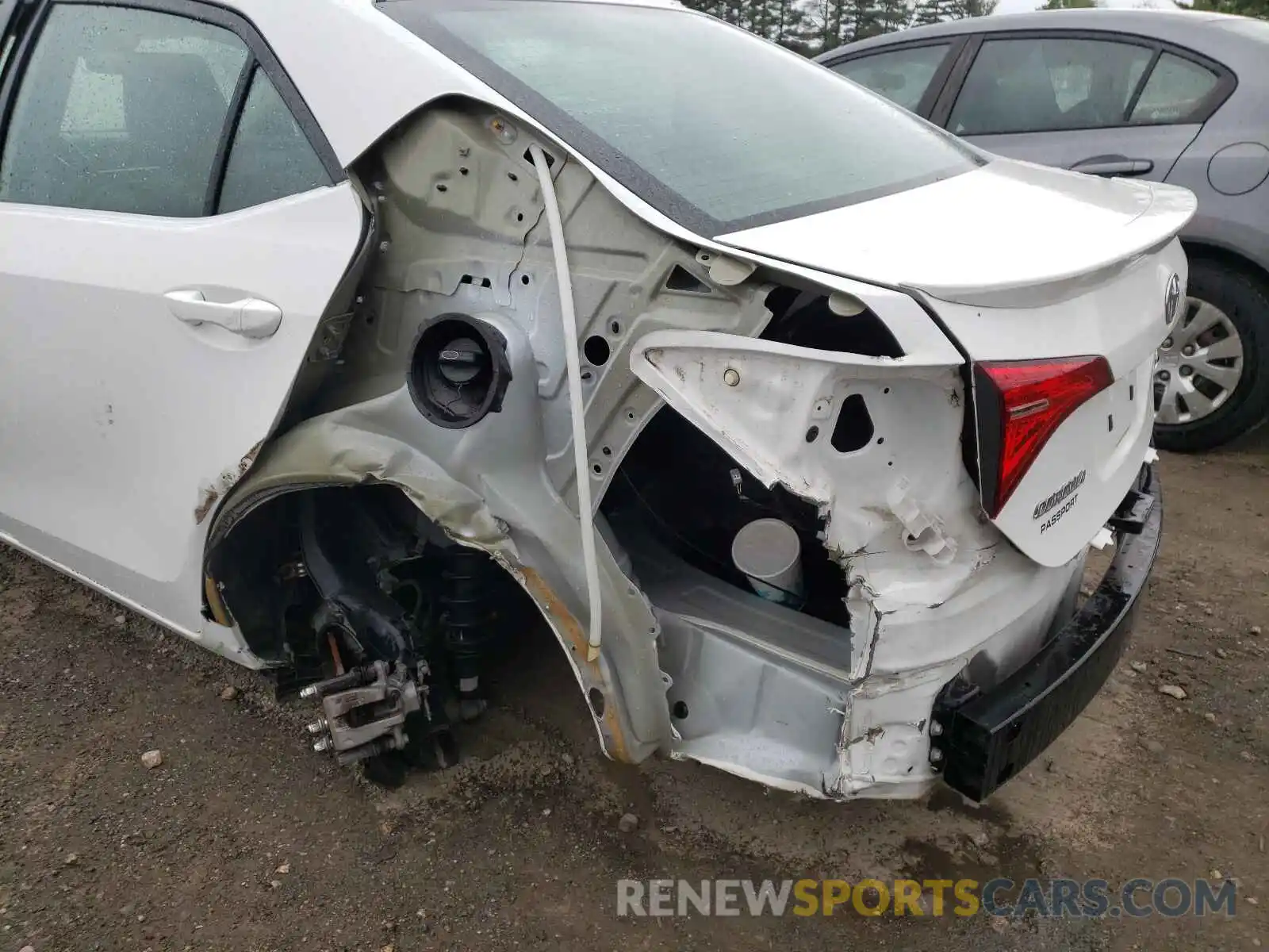 9 Photograph of a damaged car 2T1BURHE5KC156321 TOYOTA COROLLA 2019