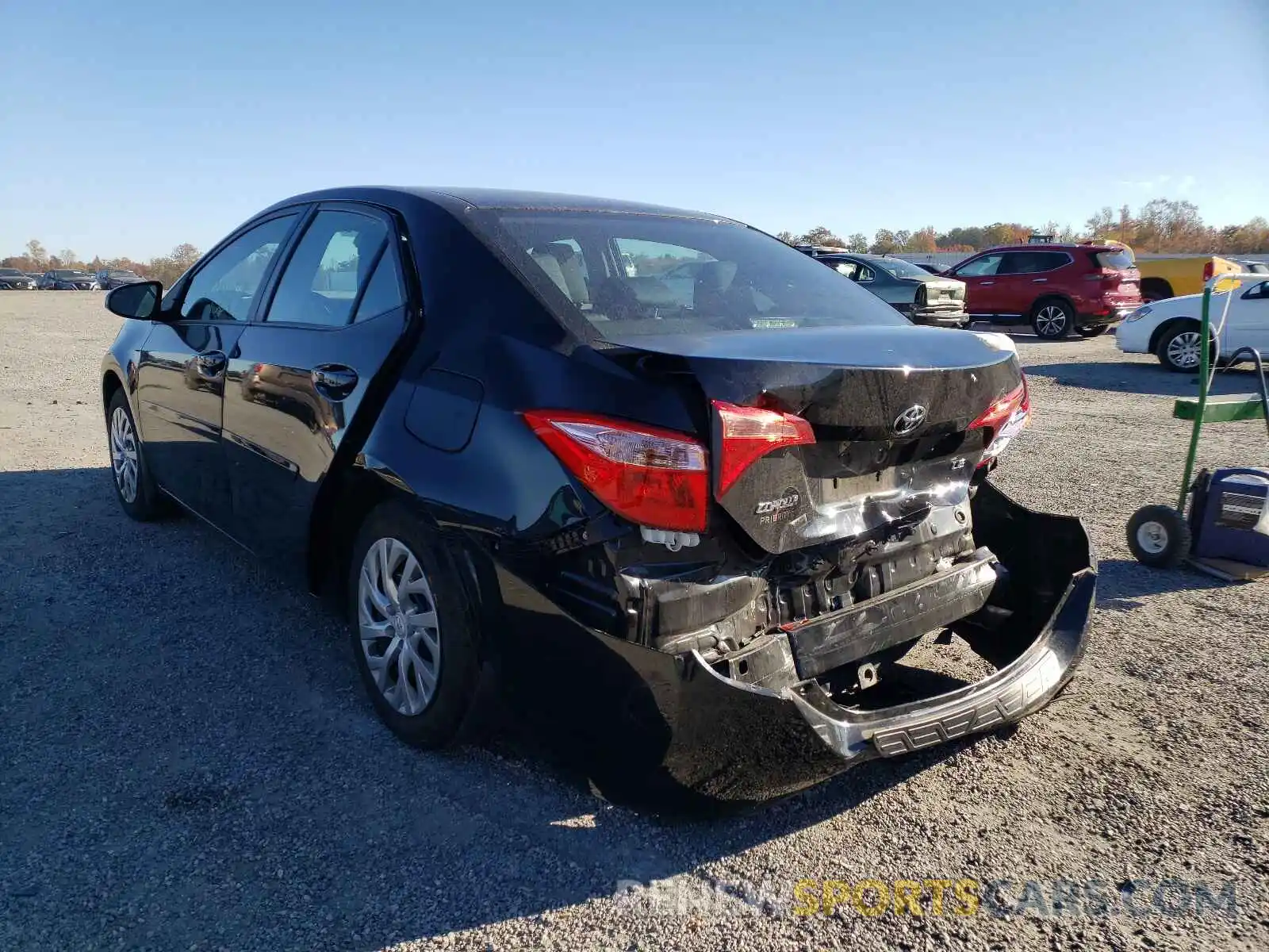 3 Photograph of a damaged car 2T1BURHE5KC156464 TOYOTA COROLLA 2019