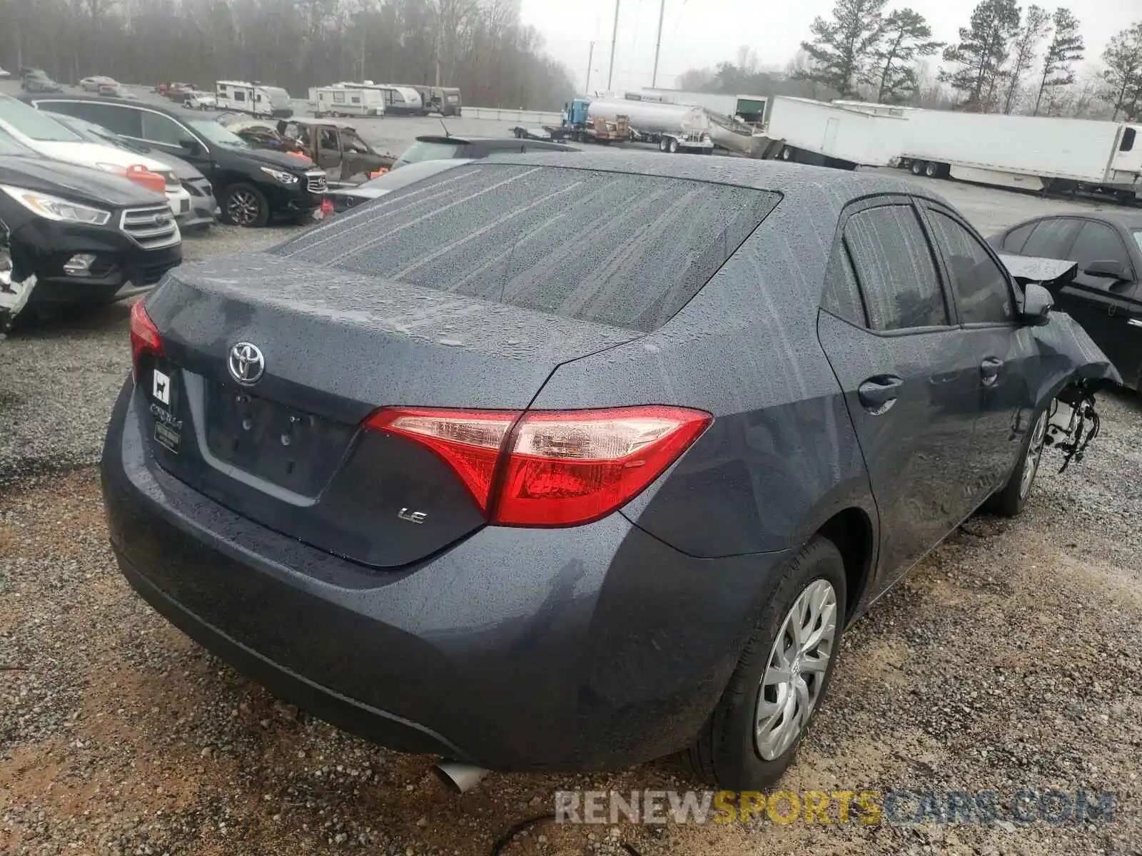 4 Photograph of a damaged car 2T1BURHE5KC157534 TOYOTA COROLLA 2019