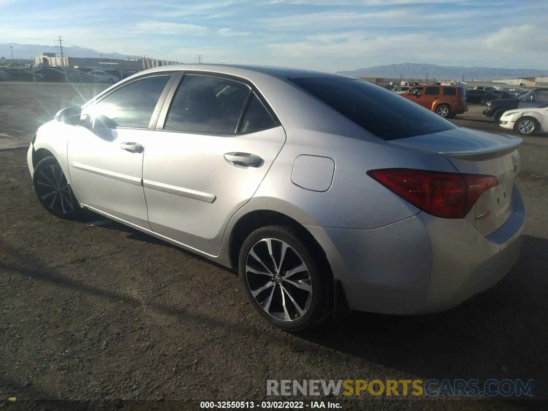 3 Photograph of a damaged car 2T1BURHE5KC157663 TOYOTA COROLLA 2019