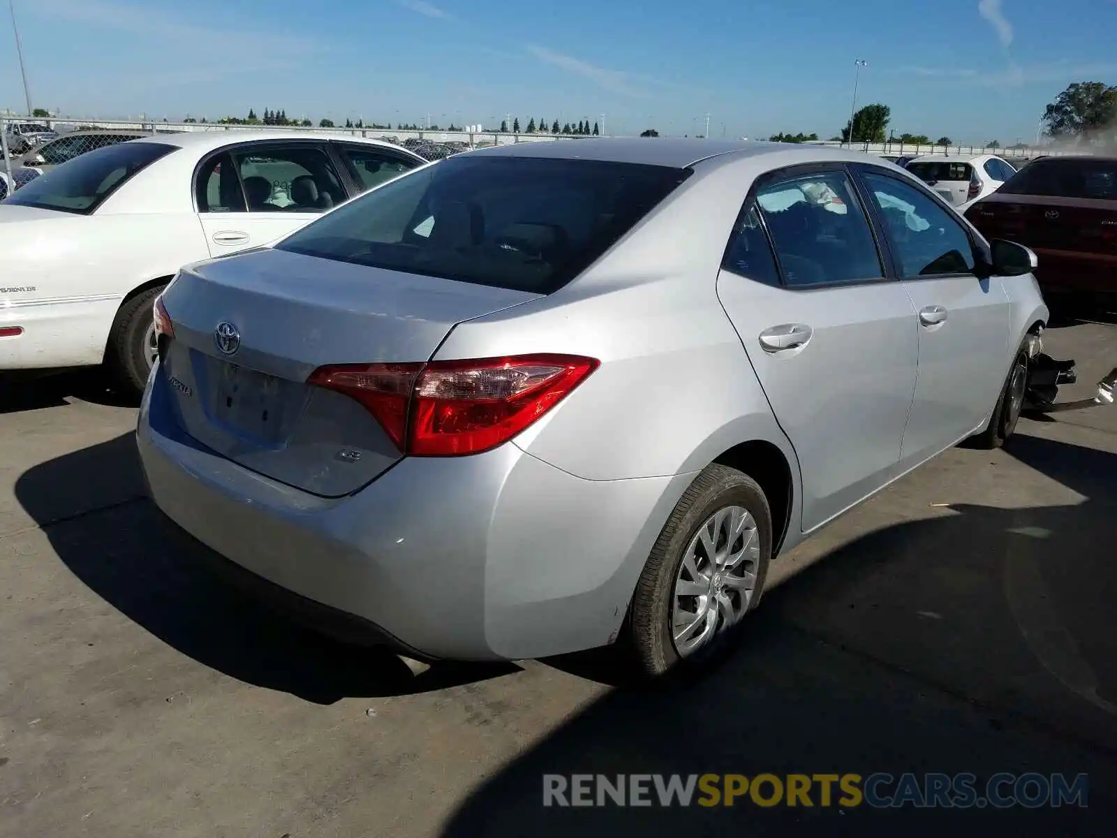 4 Photograph of a damaged car 2T1BURHE5KC157937 TOYOTA COROLLA 2019