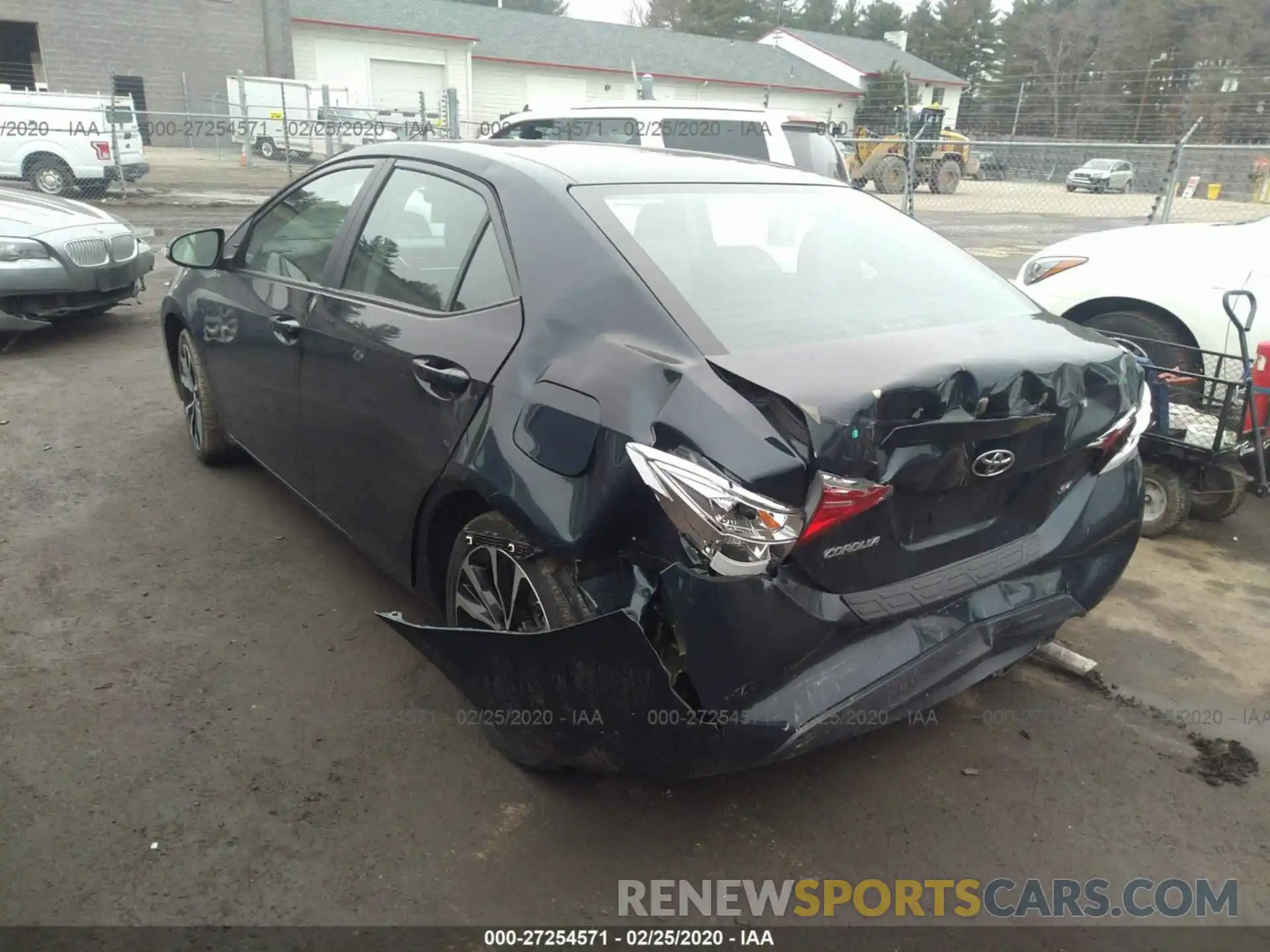 3 Photograph of a damaged car 2T1BURHE5KC157968 TOYOTA COROLLA 2019