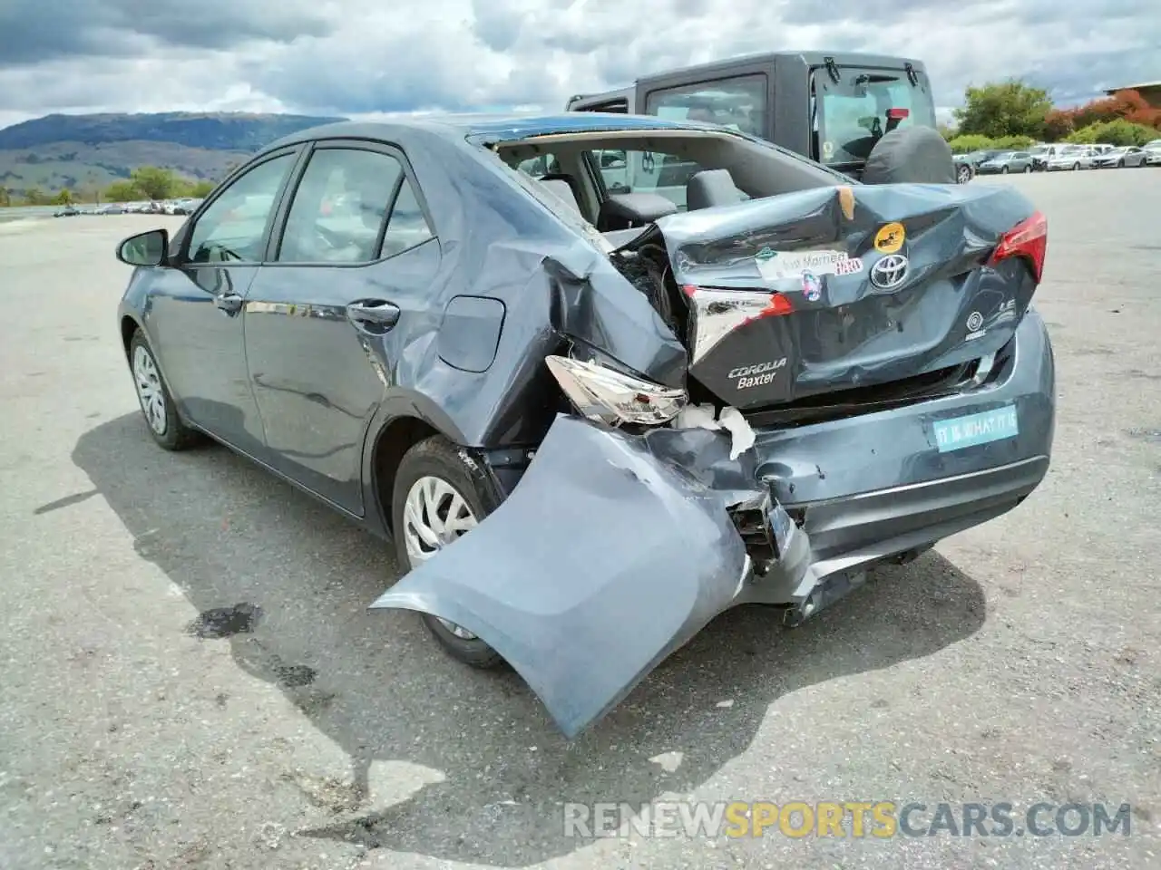 3 Photograph of a damaged car 2T1BURHE5KC158537 TOYOTA COROLLA 2019