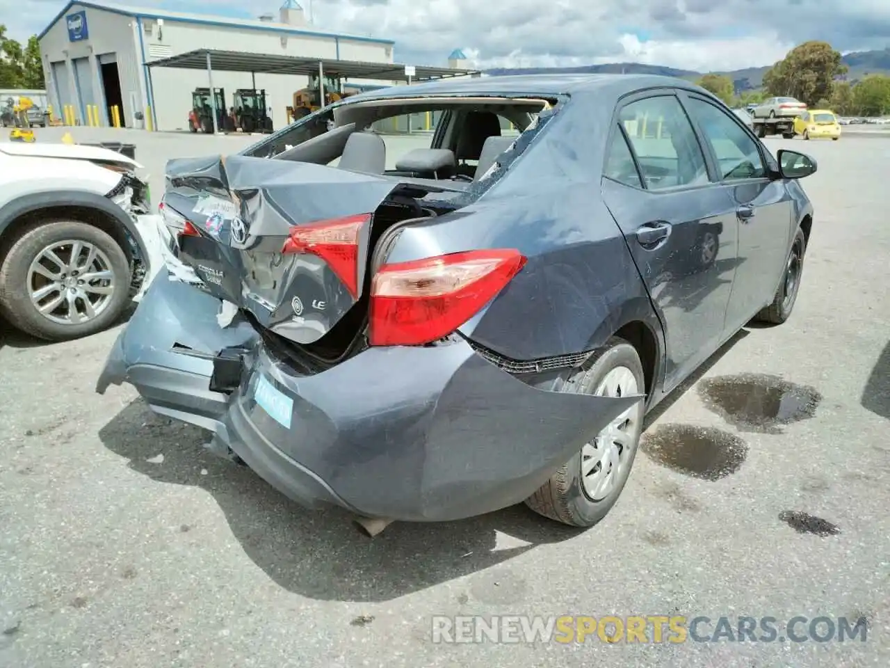 4 Photograph of a damaged car 2T1BURHE5KC158537 TOYOTA COROLLA 2019