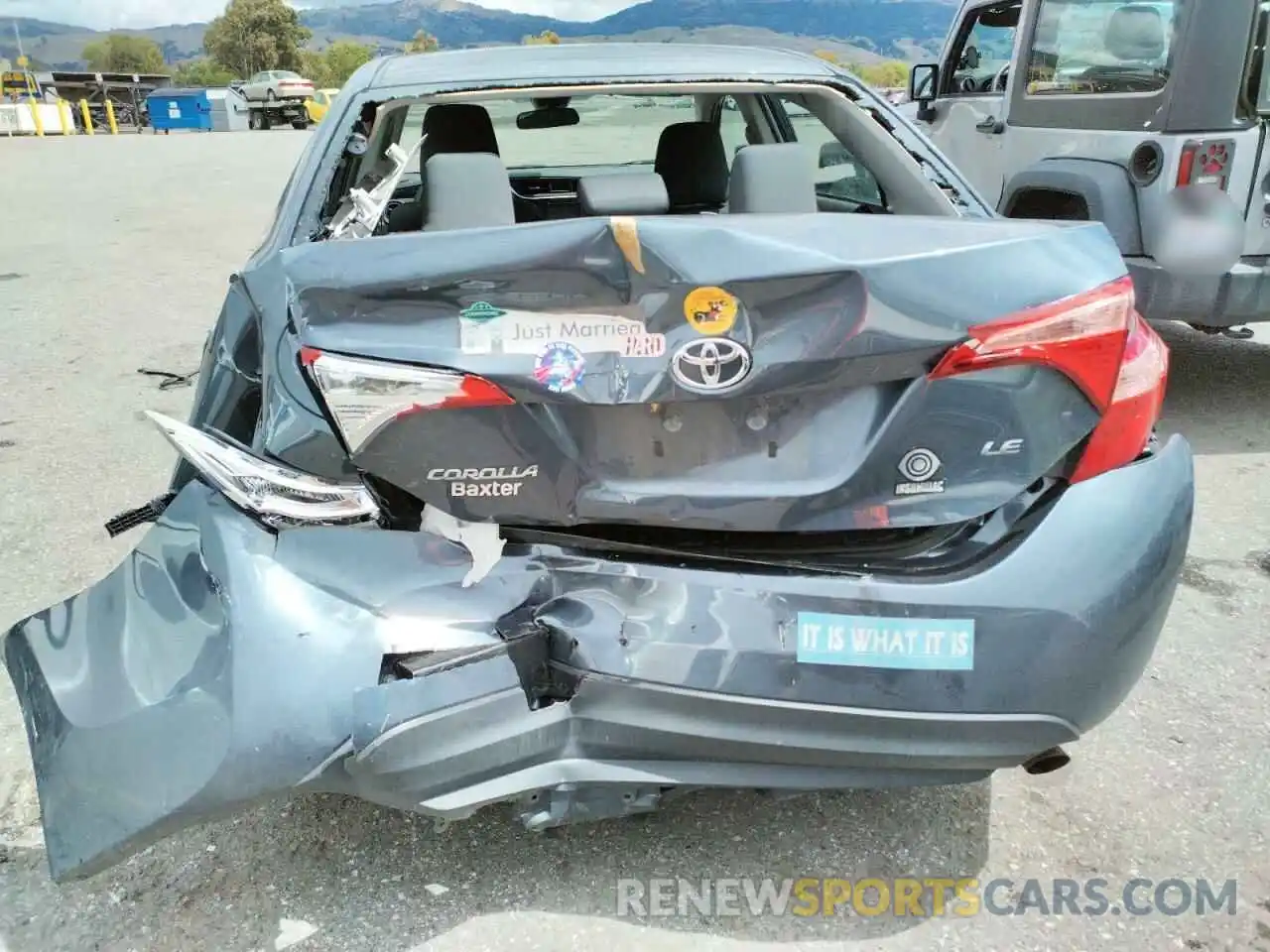 9 Photograph of a damaged car 2T1BURHE5KC158537 TOYOTA COROLLA 2019