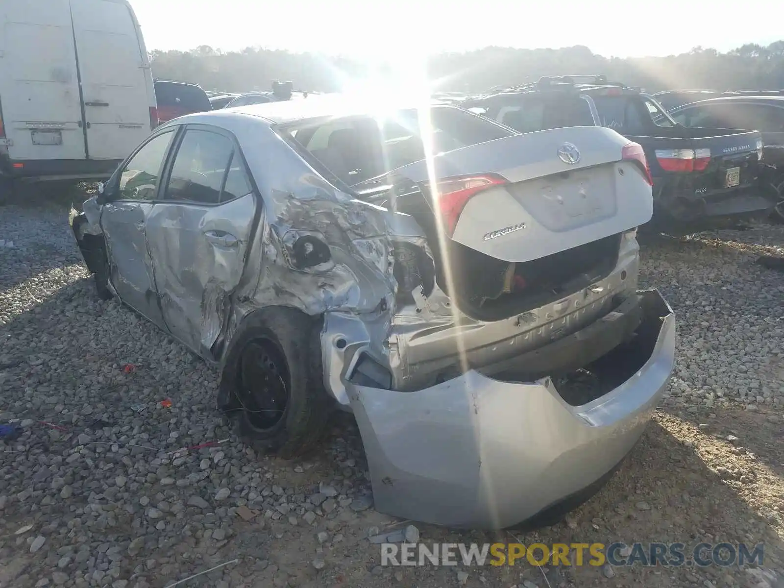 3 Photograph of a damaged car 2T1BURHE5KC158957 TOYOTA COROLLA 2019