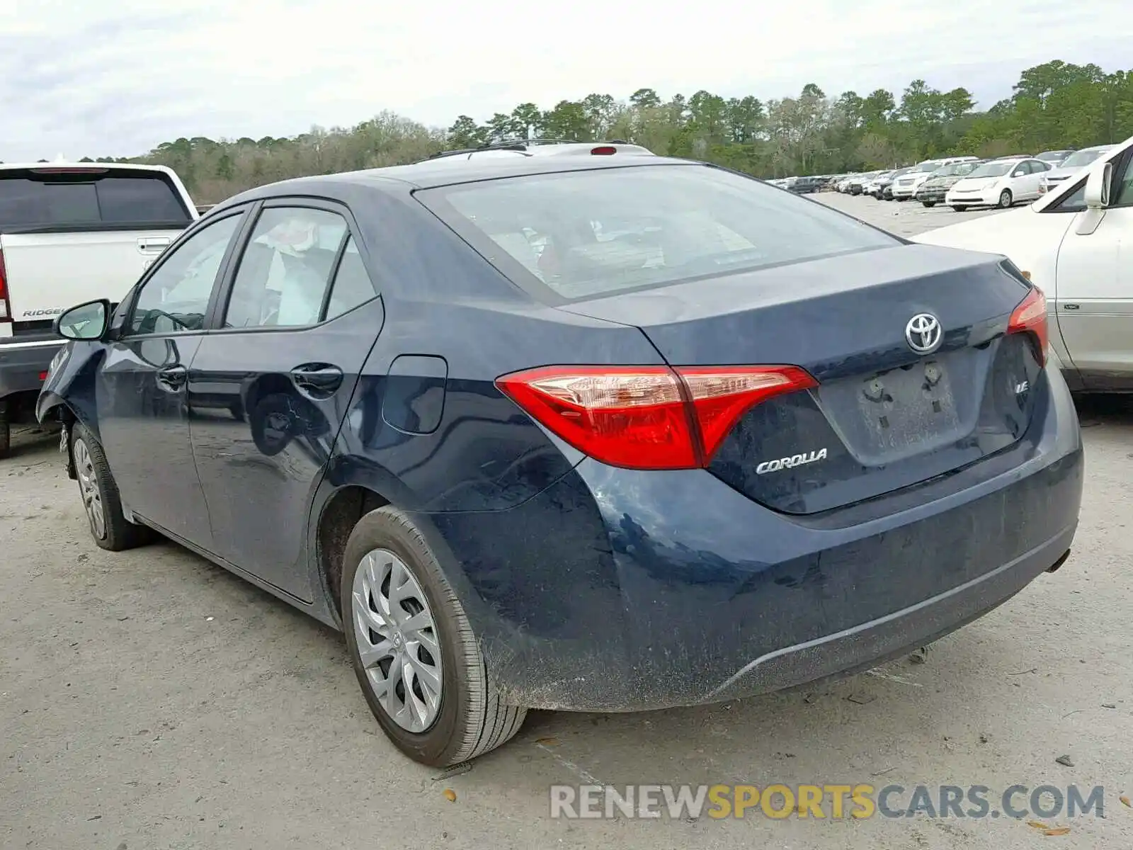 3 Photograph of a damaged car 2T1BURHE5KC159073 TOYOTA COROLLA 2019