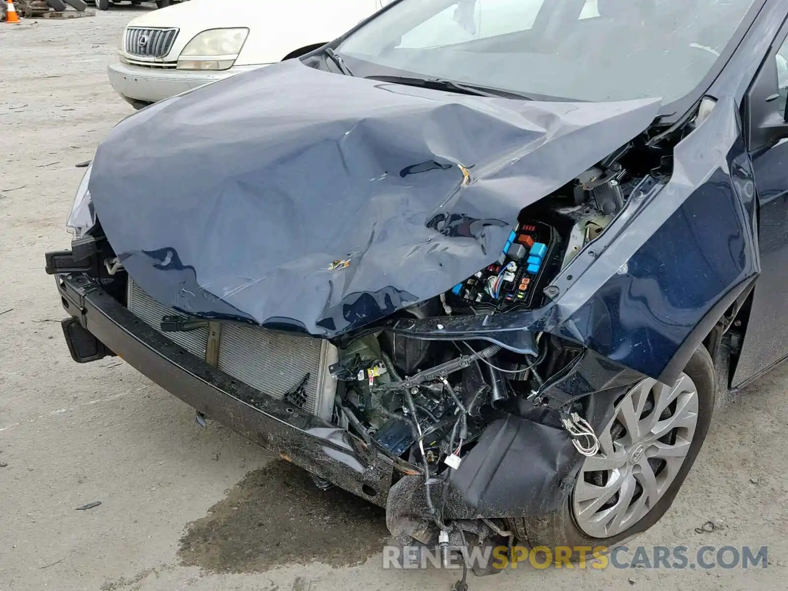 9 Photograph of a damaged car 2T1BURHE5KC159073 TOYOTA COROLLA 2019