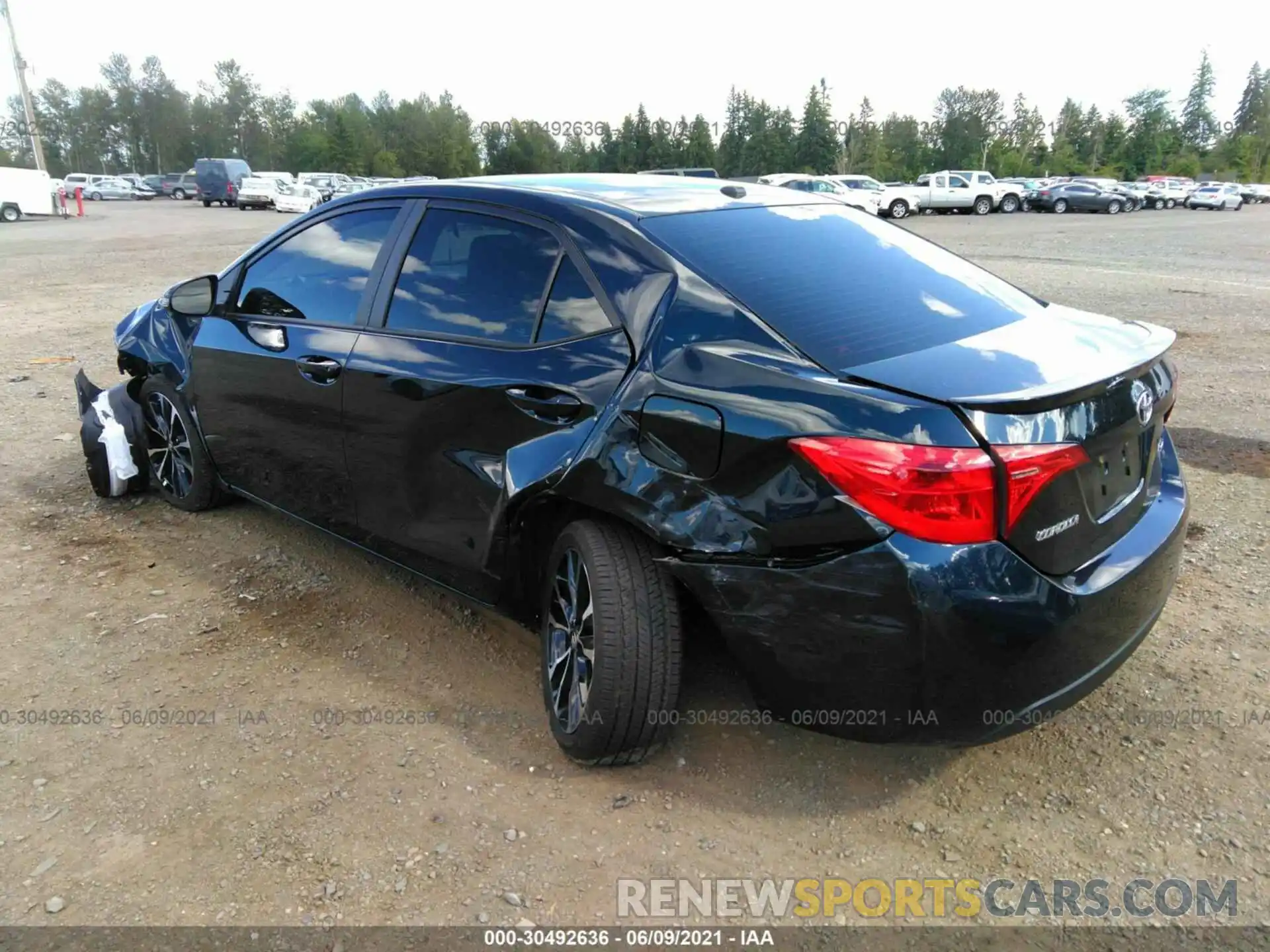 3 Photograph of a damaged car 2T1BURHE5KC159865 TOYOTA COROLLA 2019