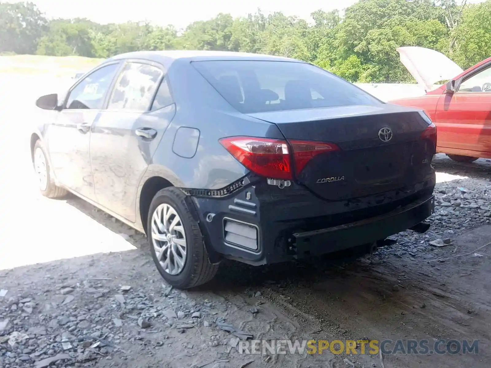 3 Photograph of a damaged car 2T1BURHE5KC160000 TOYOTA COROLLA 2019