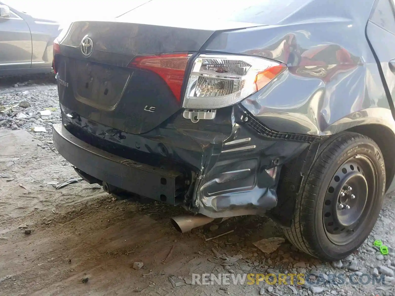 9 Photograph of a damaged car 2T1BURHE5KC160000 TOYOTA COROLLA 2019