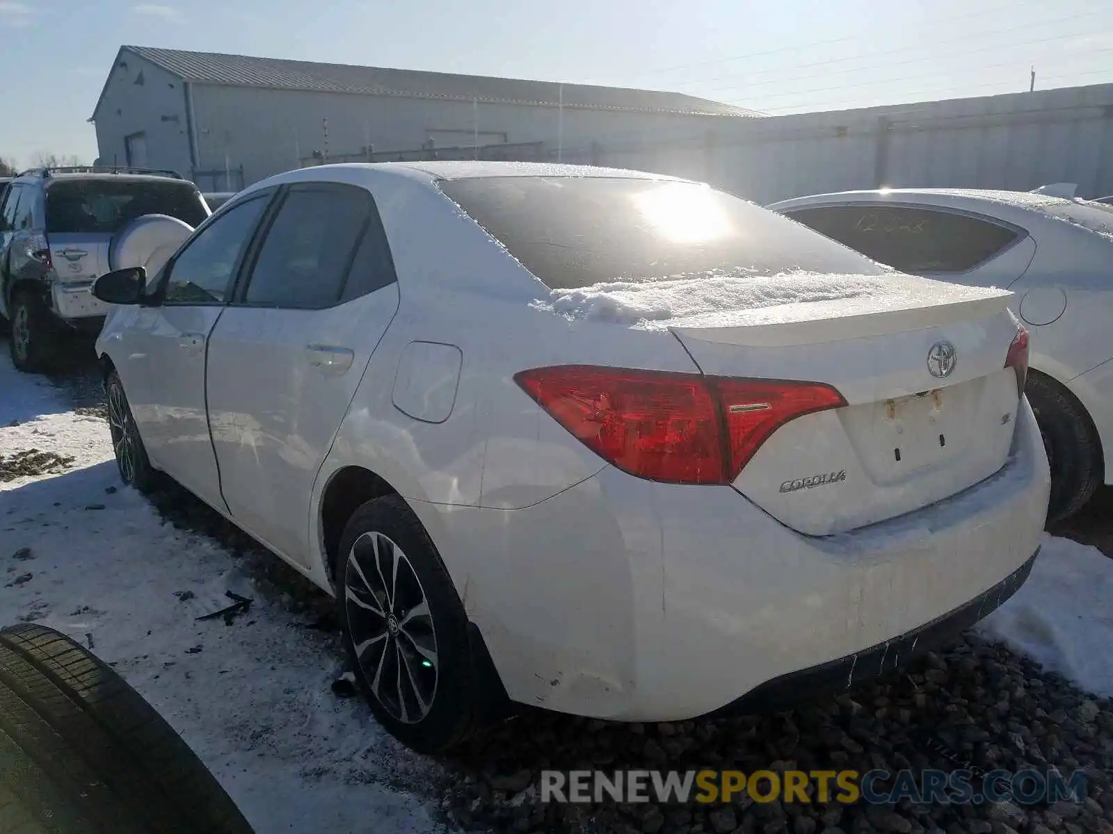 3 Photograph of a damaged car 2T1BURHE5KC160451 TOYOTA COROLLA 2019