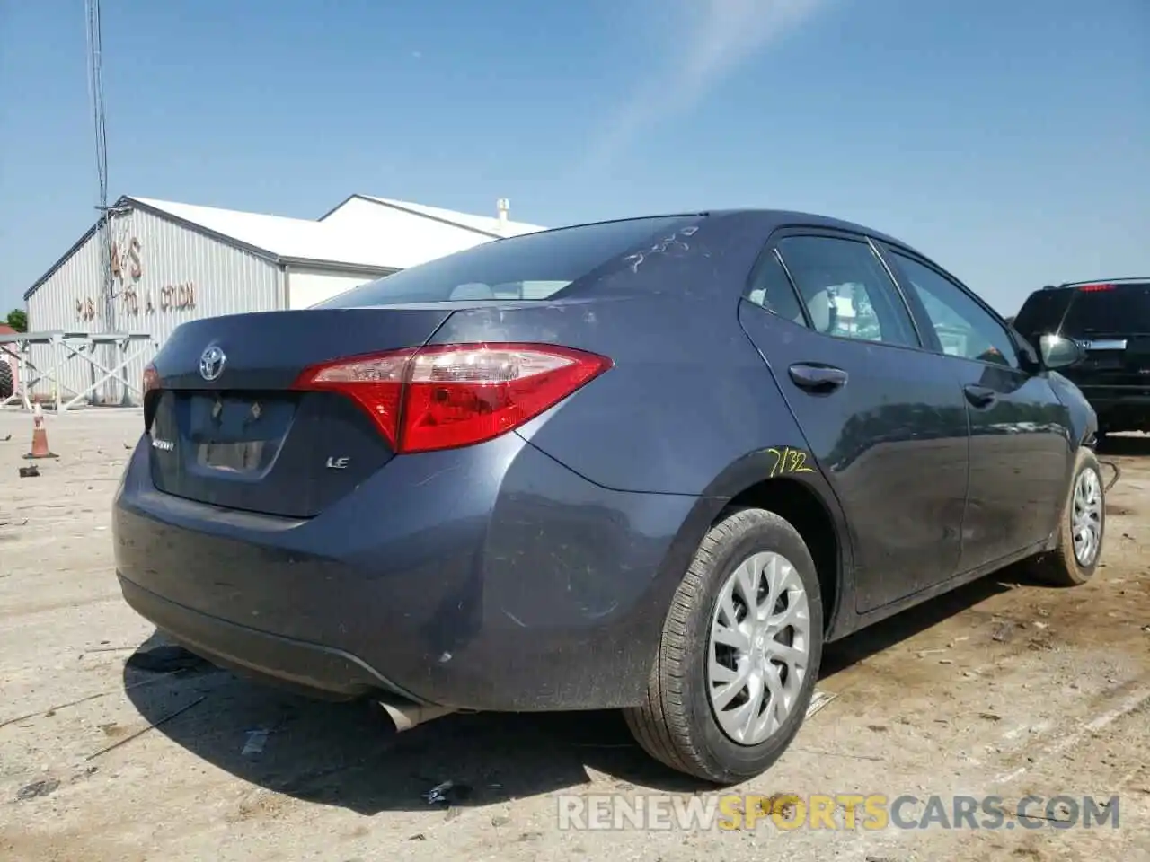 4 Photograph of a damaged car 2T1BURHE5KC160885 TOYOTA COROLLA 2019