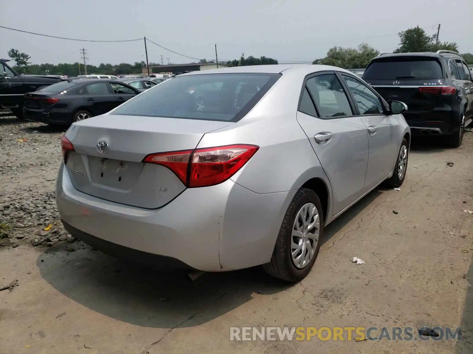 4 Photograph of a damaged car 2T1BURHE5KC160966 TOYOTA COROLLA 2019