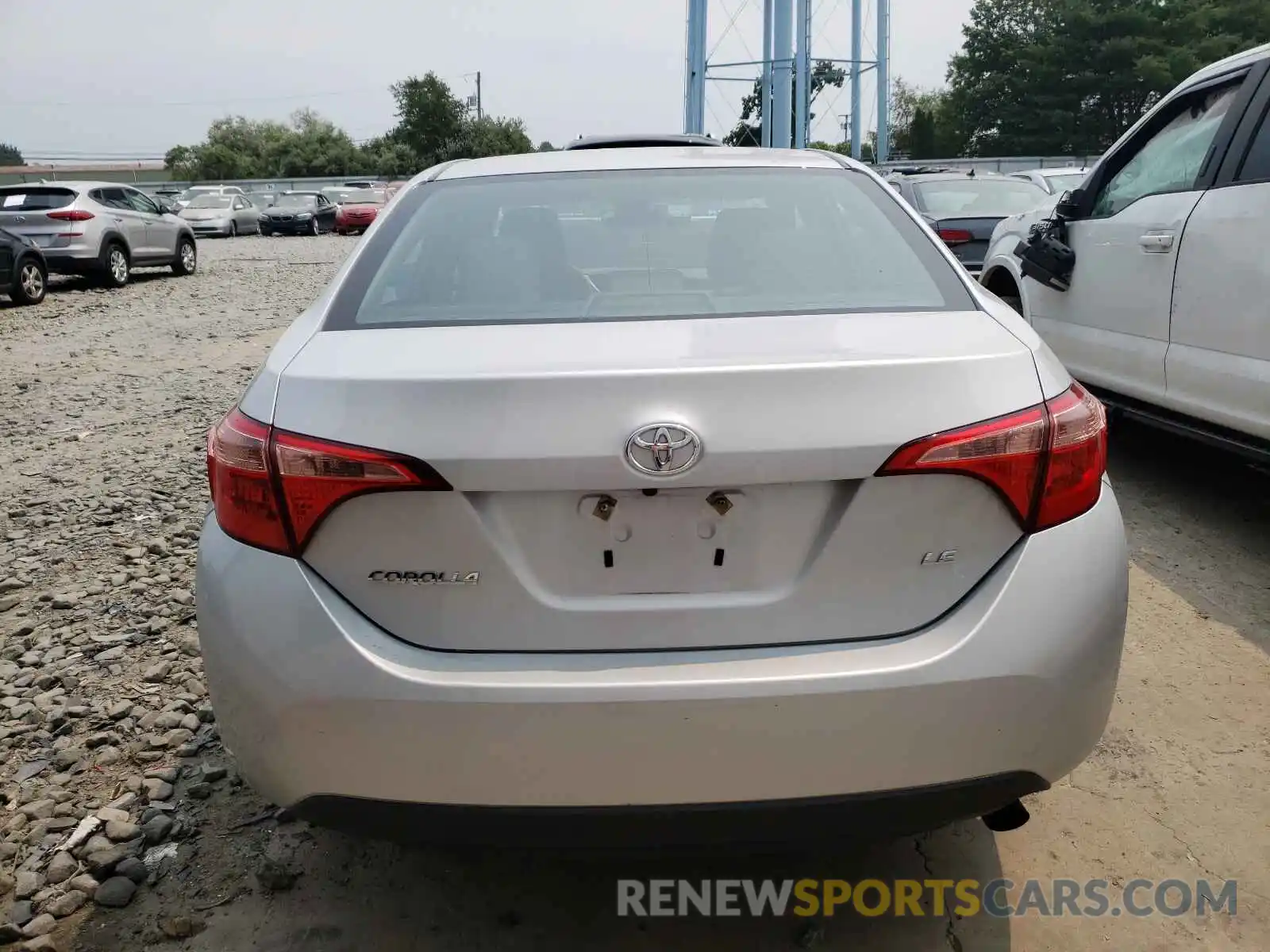 9 Photograph of a damaged car 2T1BURHE5KC160966 TOYOTA COROLLA 2019