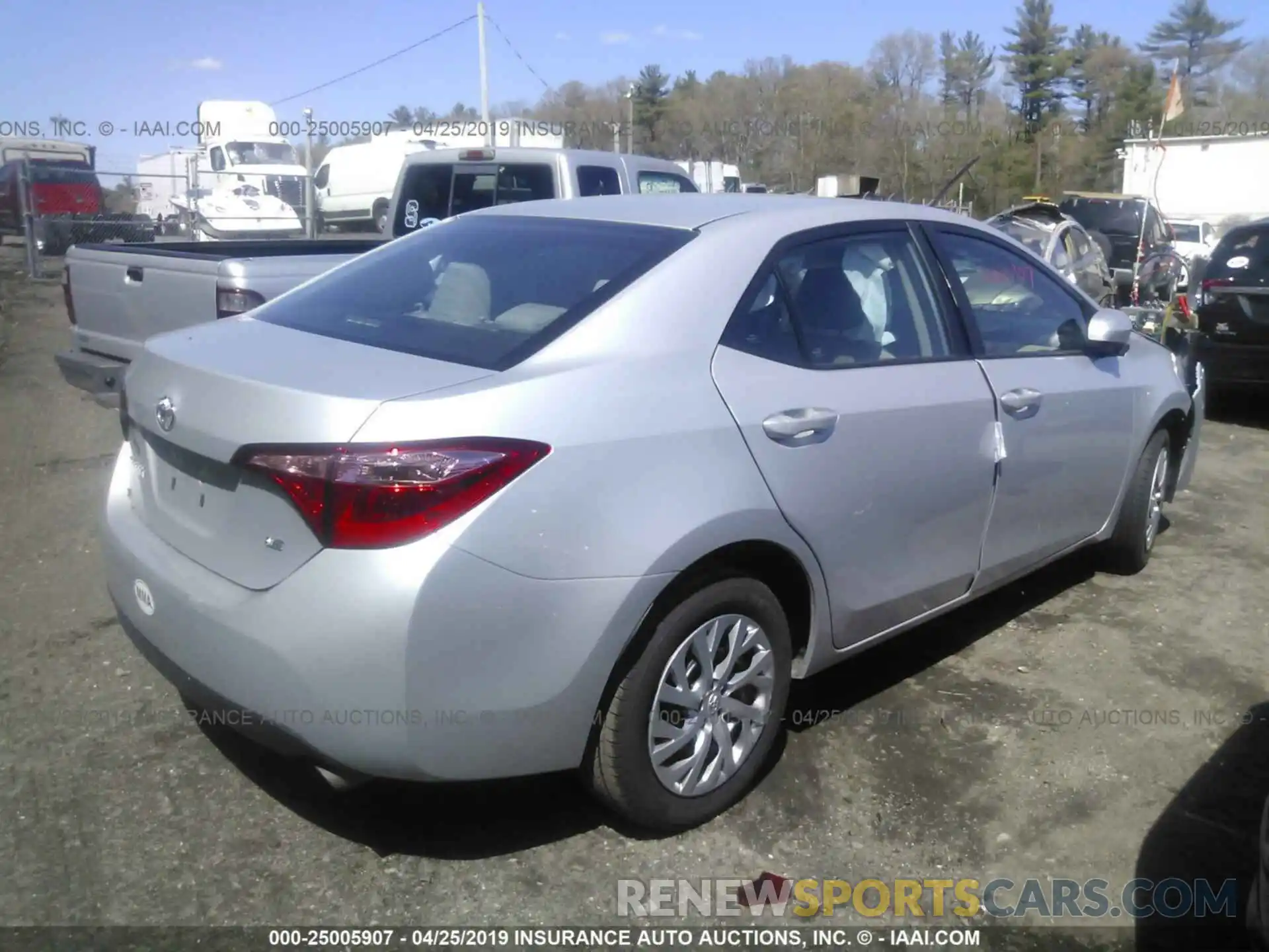 4 Photograph of a damaged car 2T1BURHE5KC161244 TOYOTA COROLLA 2019