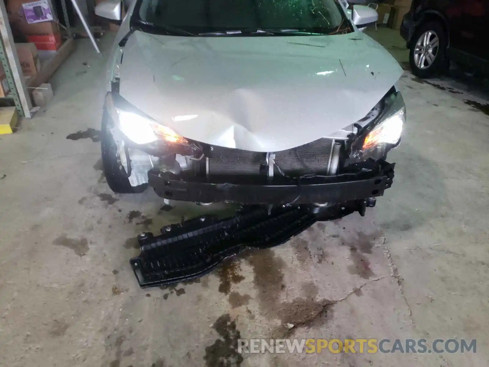 9 Photograph of a damaged car 2T1BURHE5KC161440 TOYOTA COROLLA 2019