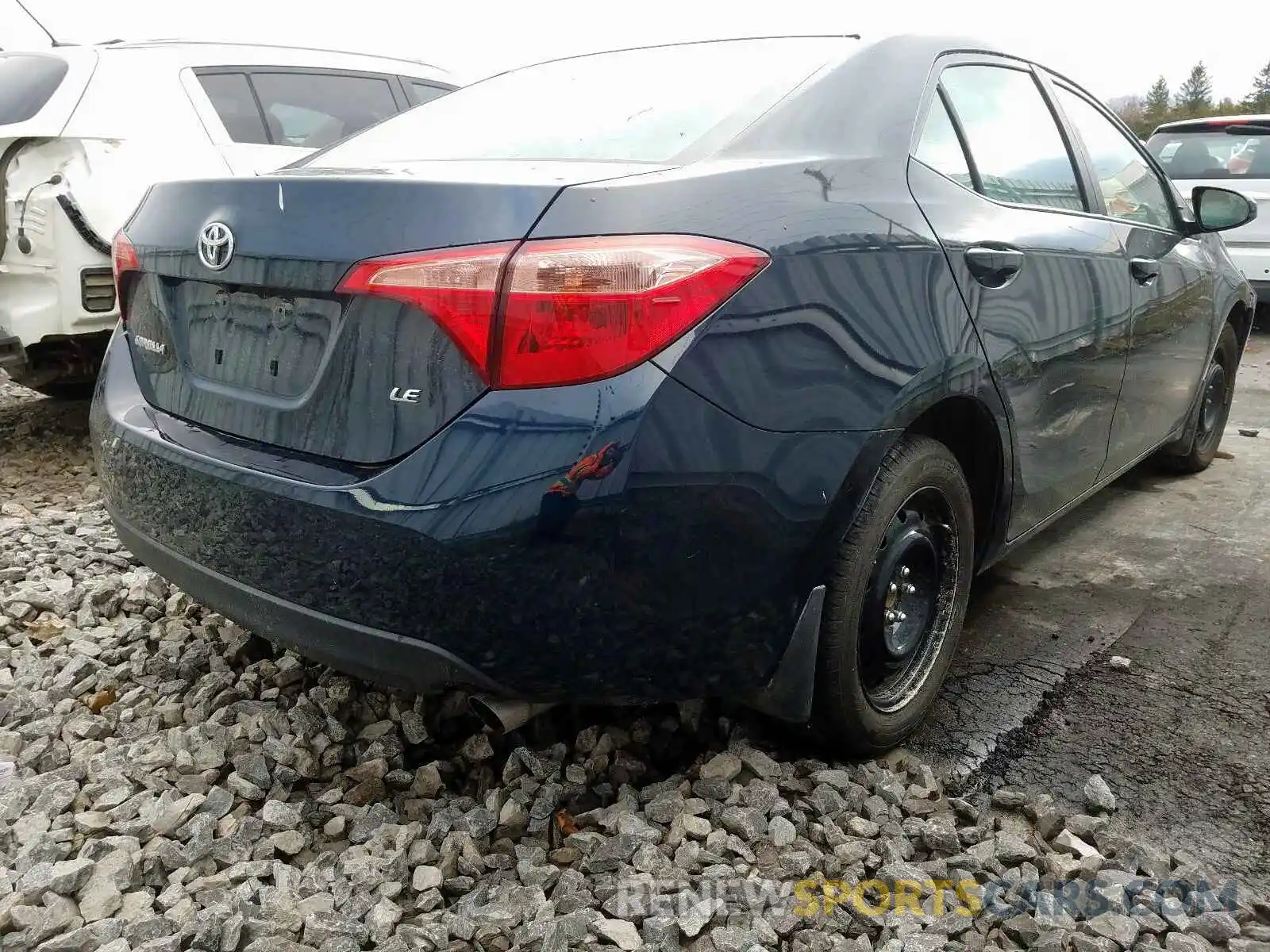 4 Photograph of a damaged car 2T1BURHE5KC161910 TOYOTA COROLLA 2019
