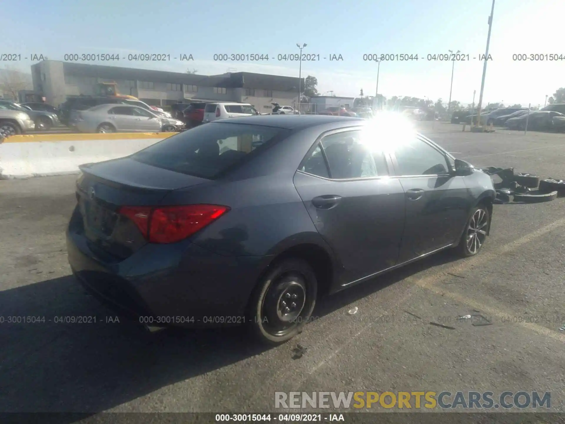 4 Photograph of a damaged car 2T1BURHE5KC162314 TOYOTA COROLLA 2019