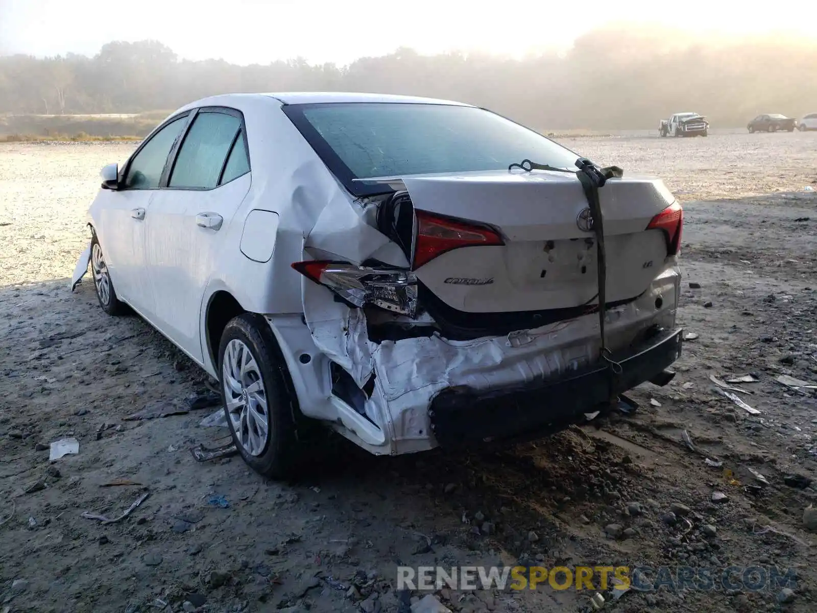 3 Photograph of a damaged car 2T1BURHE5KC162801 TOYOTA COROLLA 2019