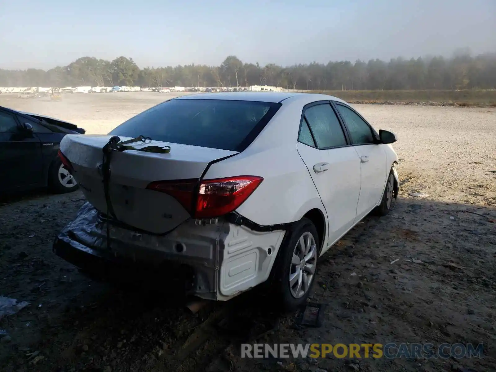 4 Фотография поврежденного автомобиля 2T1BURHE5KC162801 TOYOTA COROLLA 2019