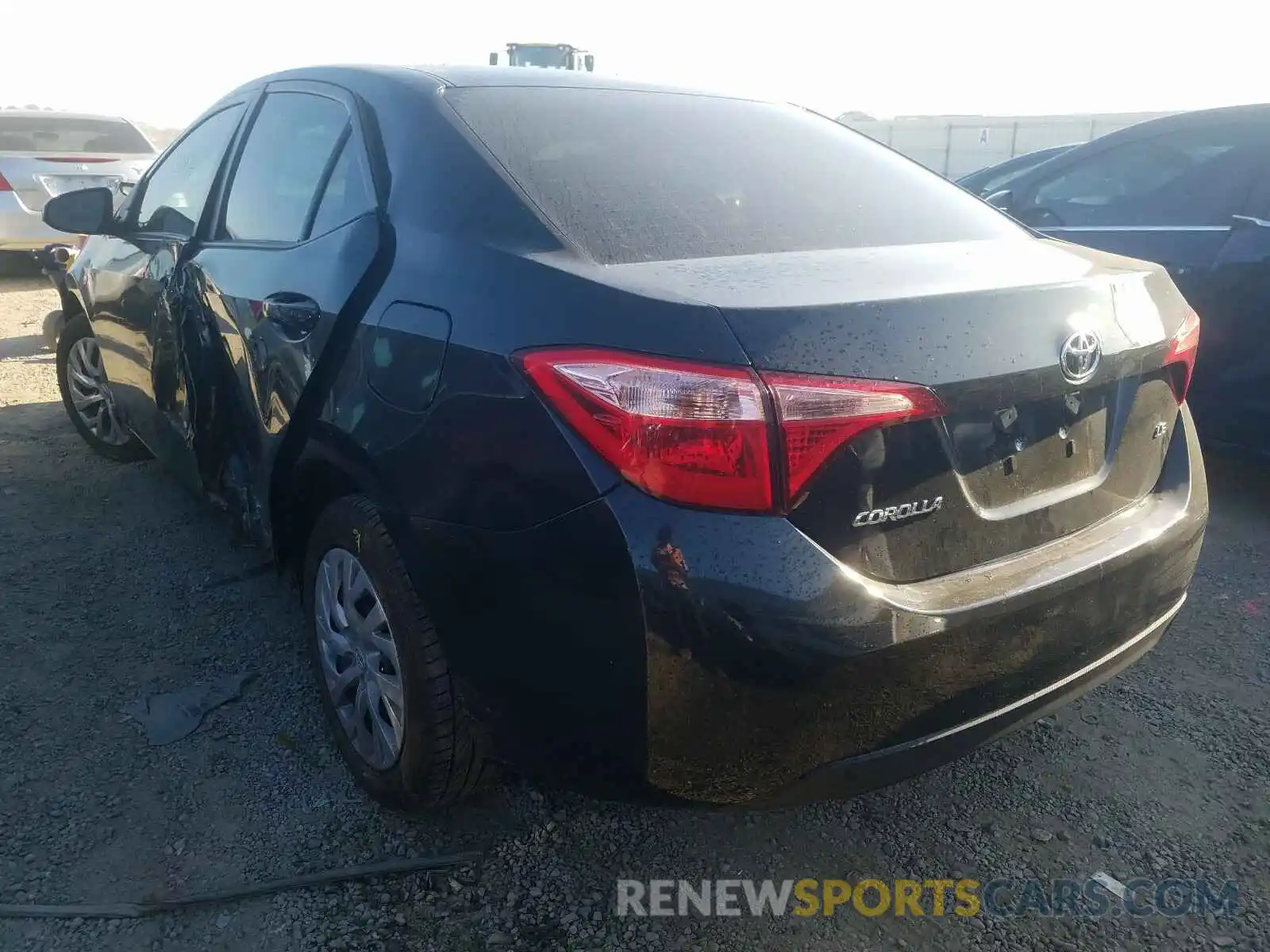 3 Photograph of a damaged car 2T1BURHE5KC162961 TOYOTA COROLLA 2019