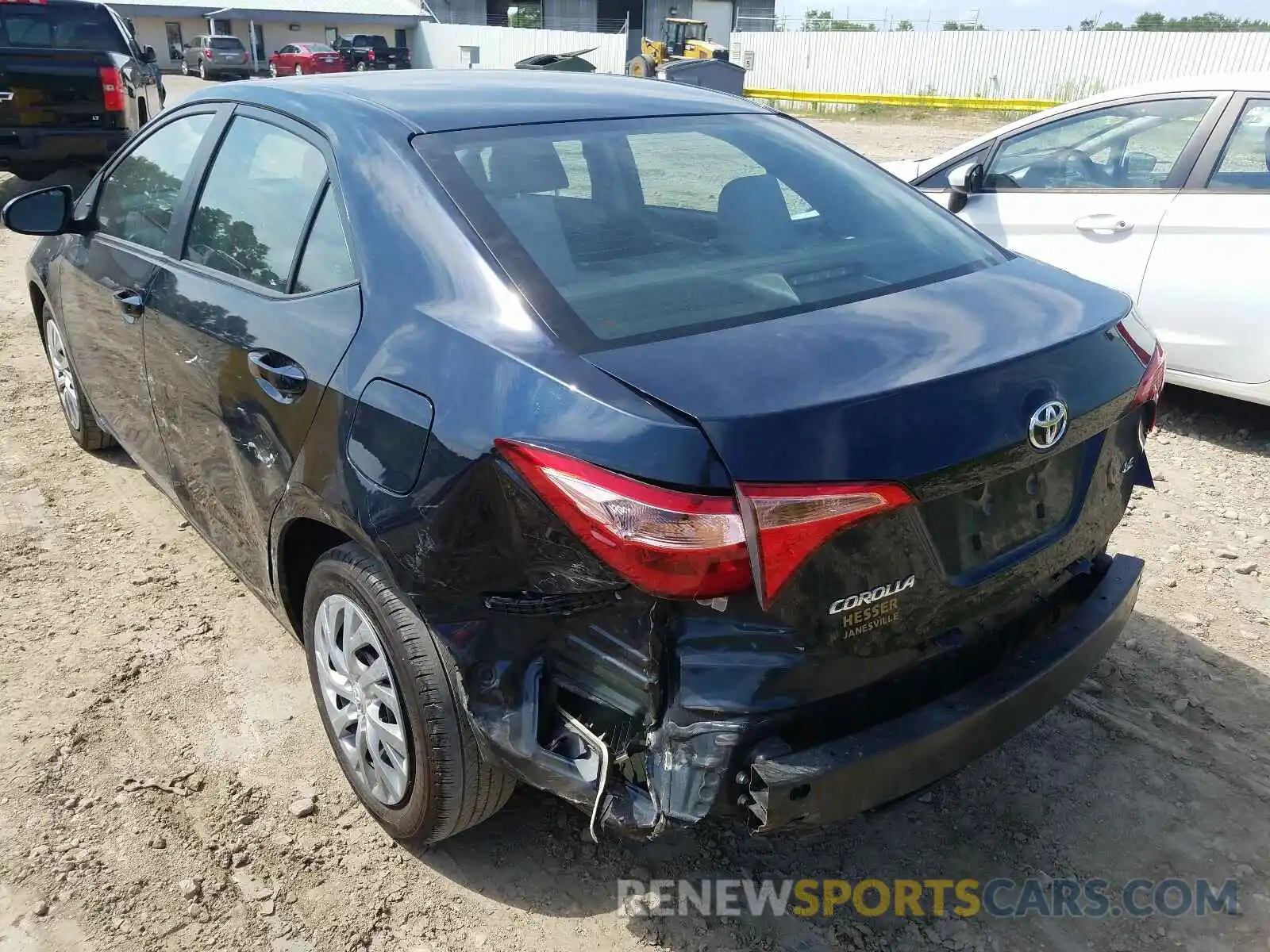 3 Photograph of a damaged car 2T1BURHE5KC163883 TOYOTA COROLLA 2019