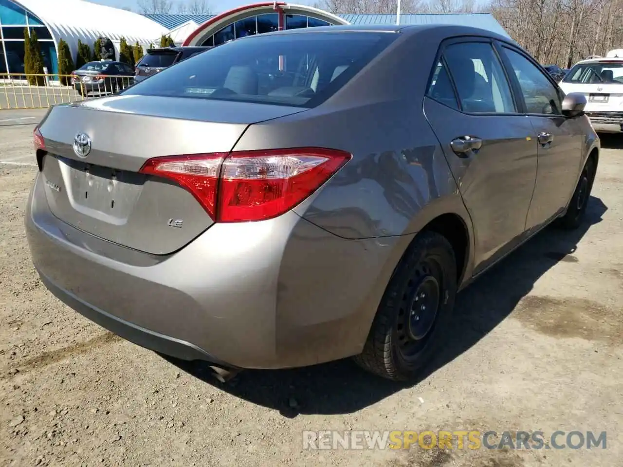 4 Photograph of a damaged car 2T1BURHE5KC164015 TOYOTA COROLLA 2019