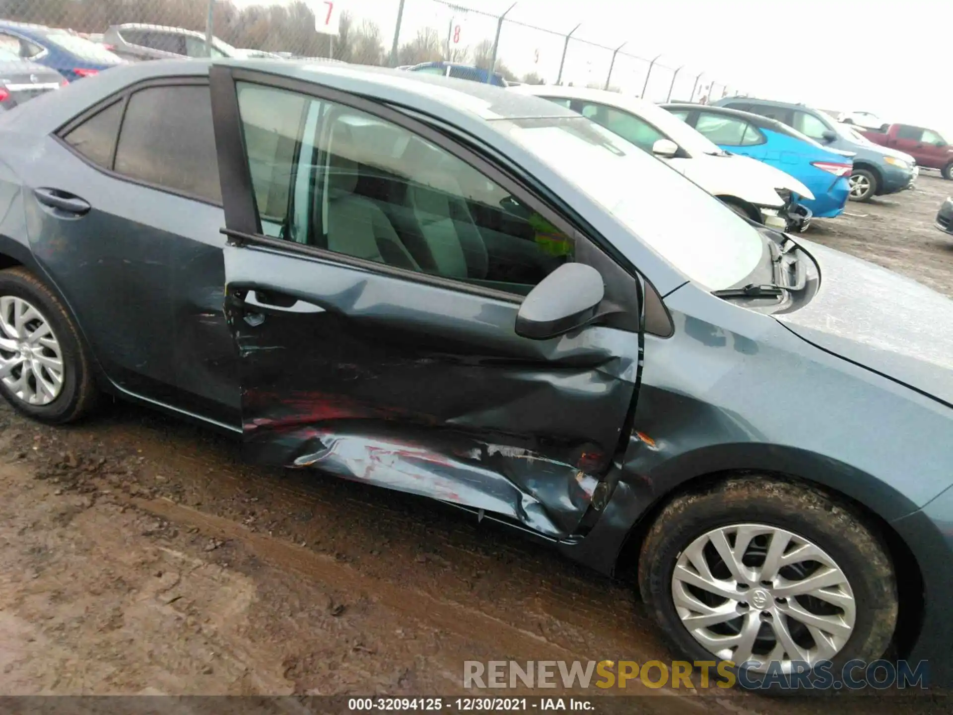 6 Photograph of a damaged car 2T1BURHE5KC164452 TOYOTA COROLLA 2019